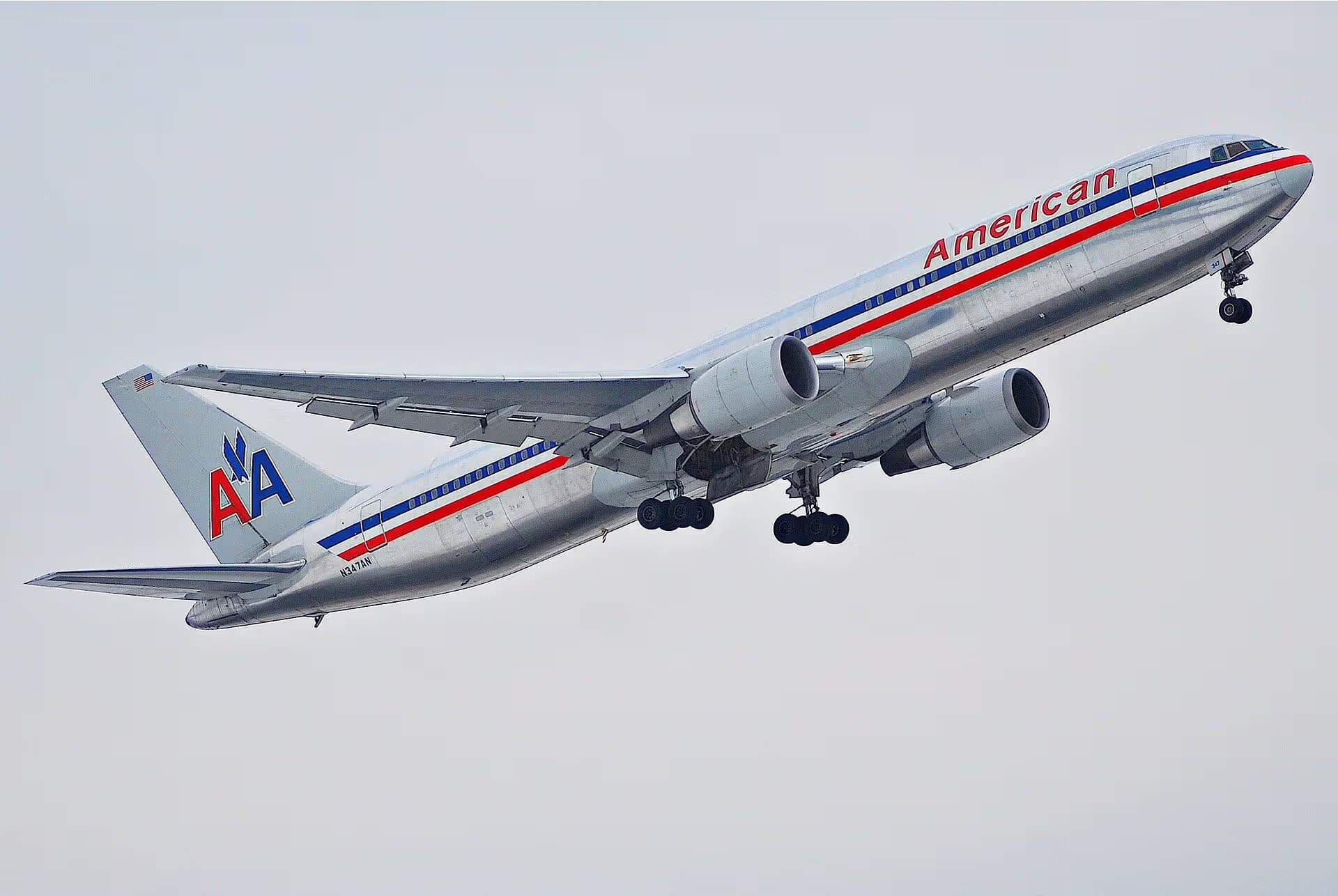 N347AN — Twin-engine aircraft
