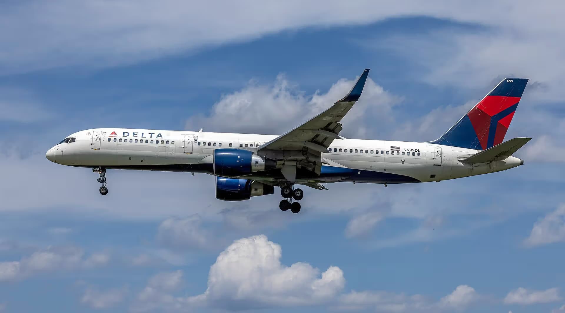 N699DL — Boeing