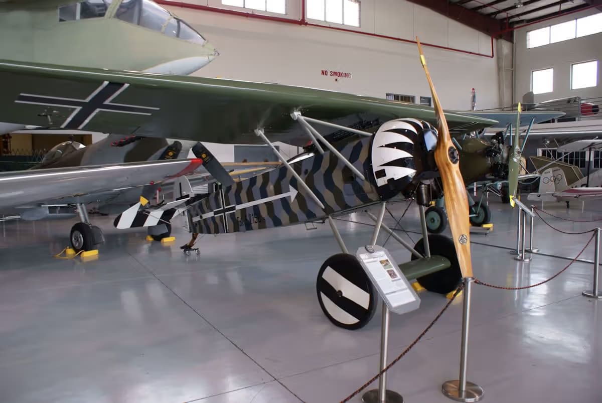 Unidentified — Single-engine aircraft