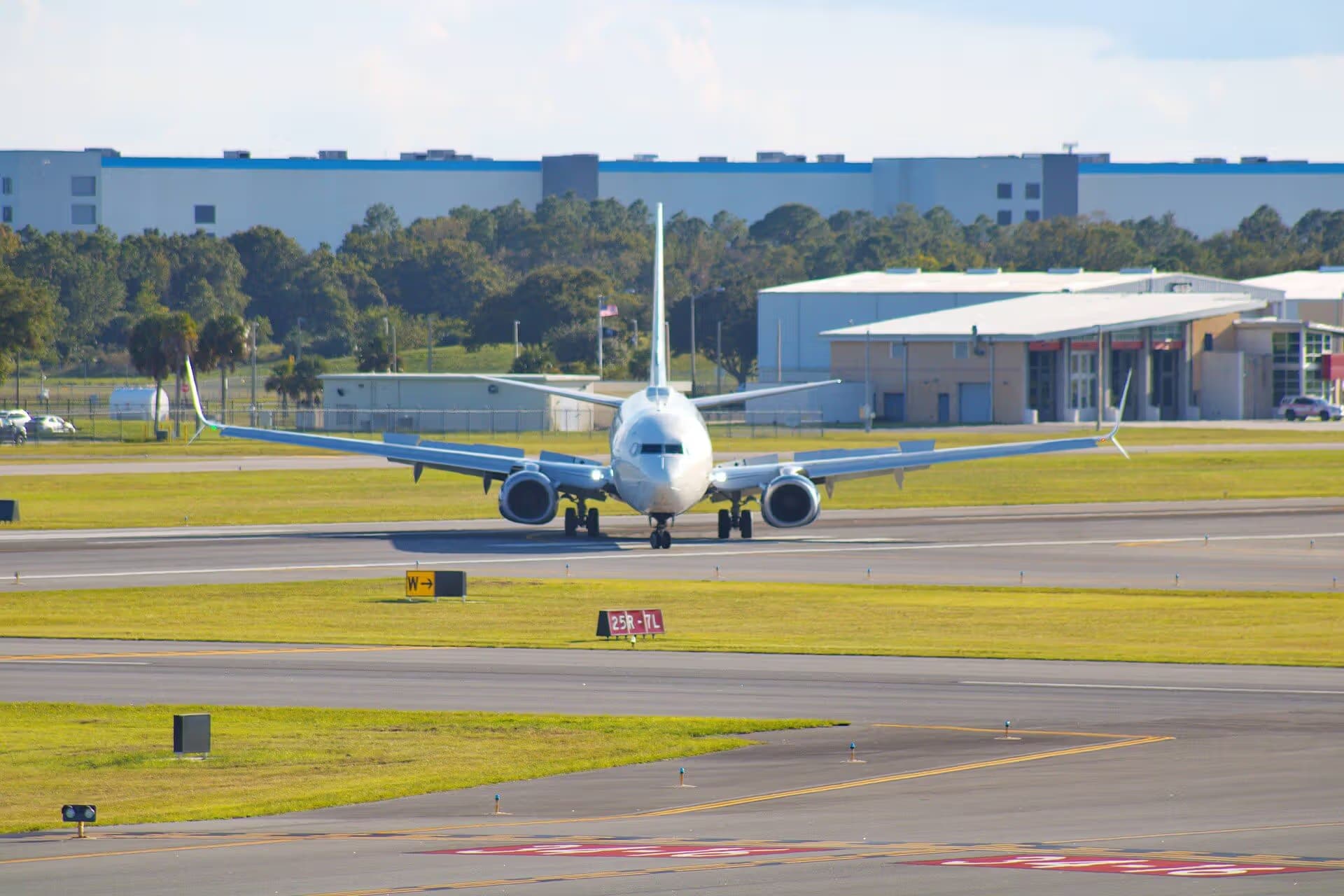N913DU — Boeing