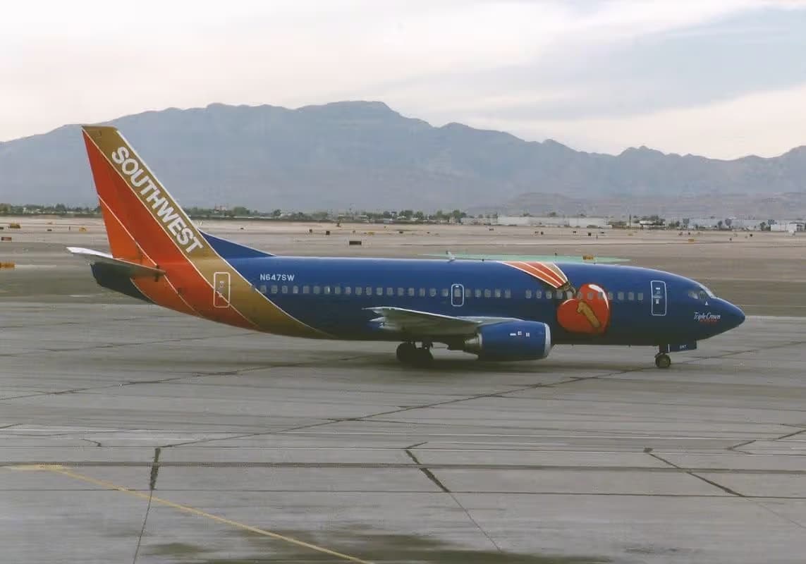 N647SW — Twin-engine aircraft