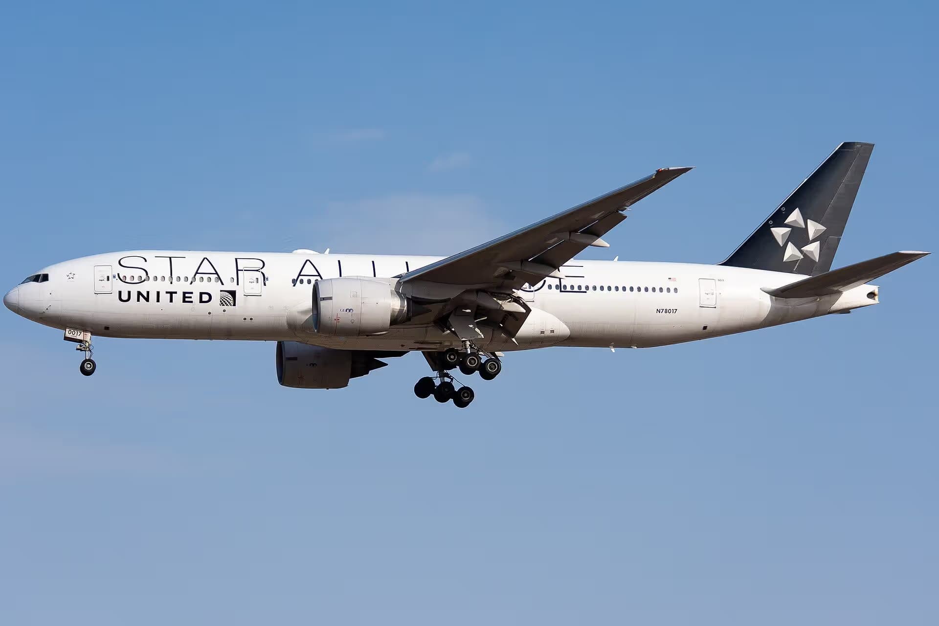 N78017 — Boeing