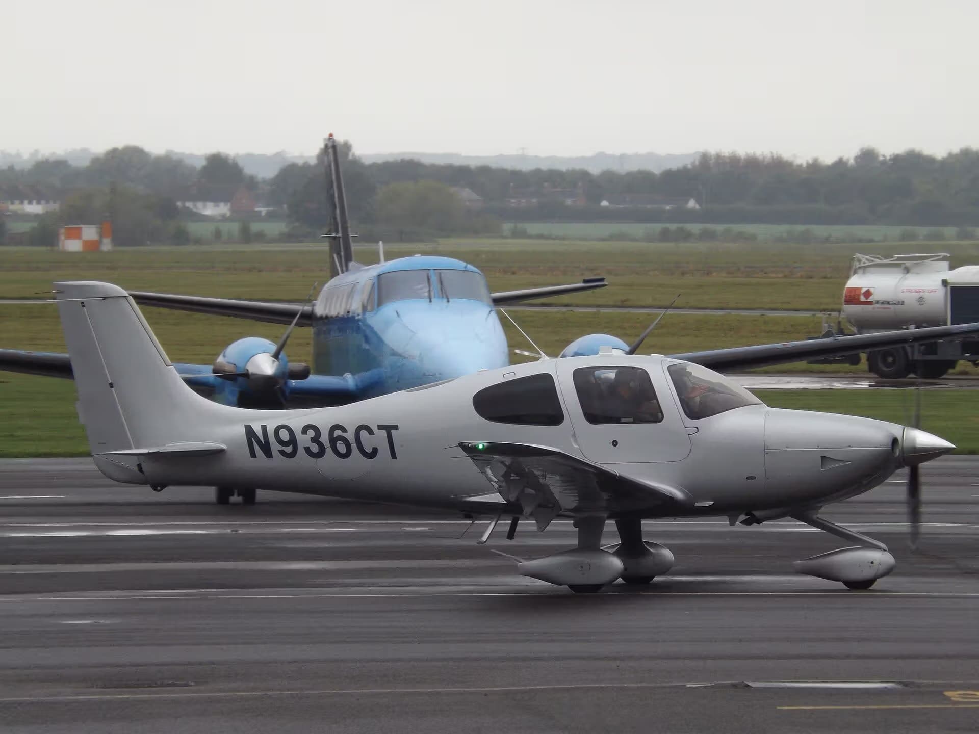 N936CT — Cirrus