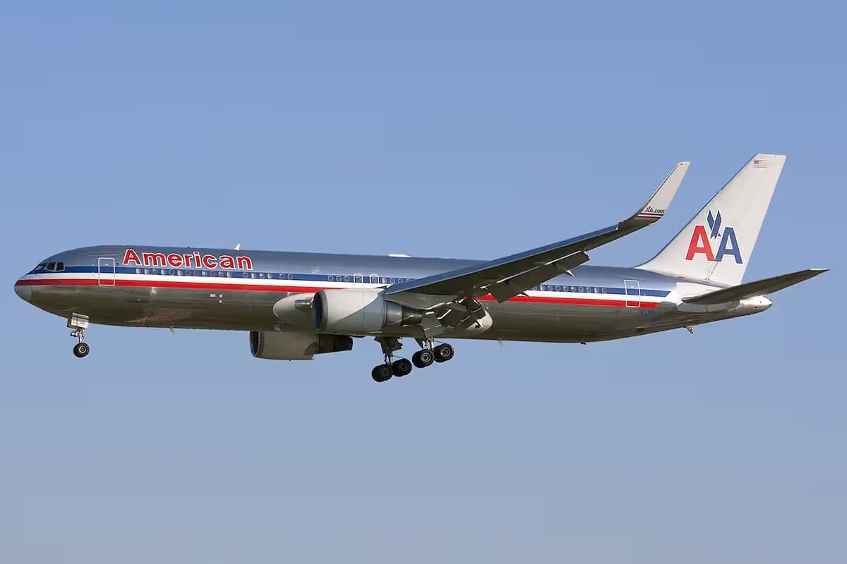 N352AA — Boeing