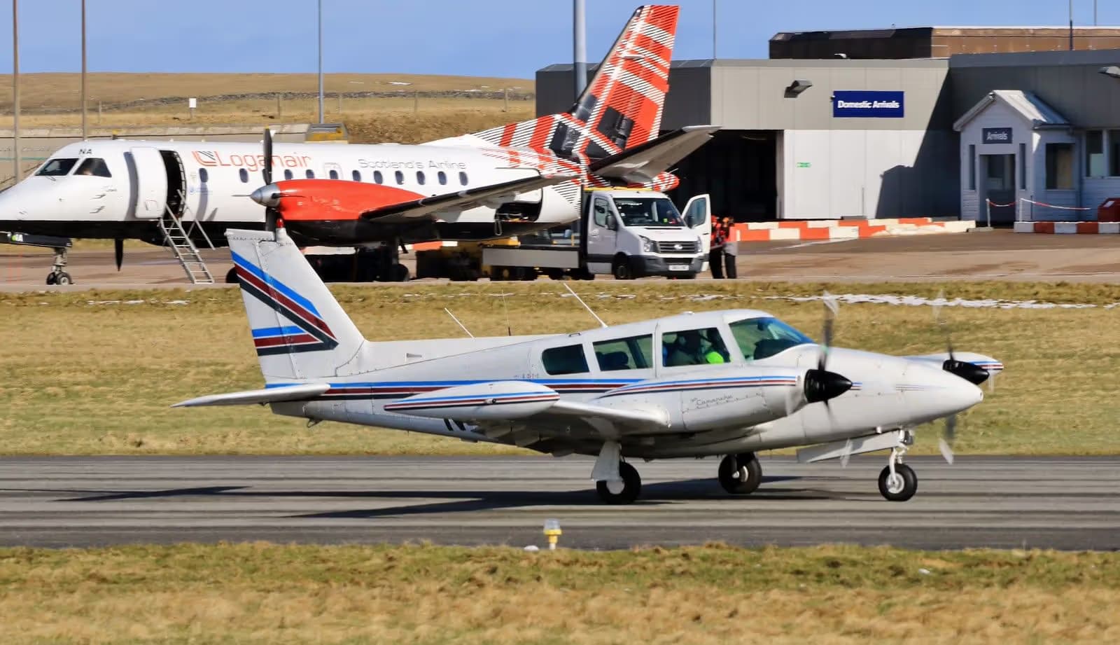 N4297A — Twin-engine aircraft