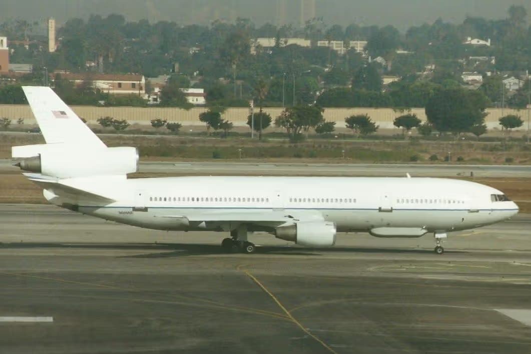 N910SF — Douglas