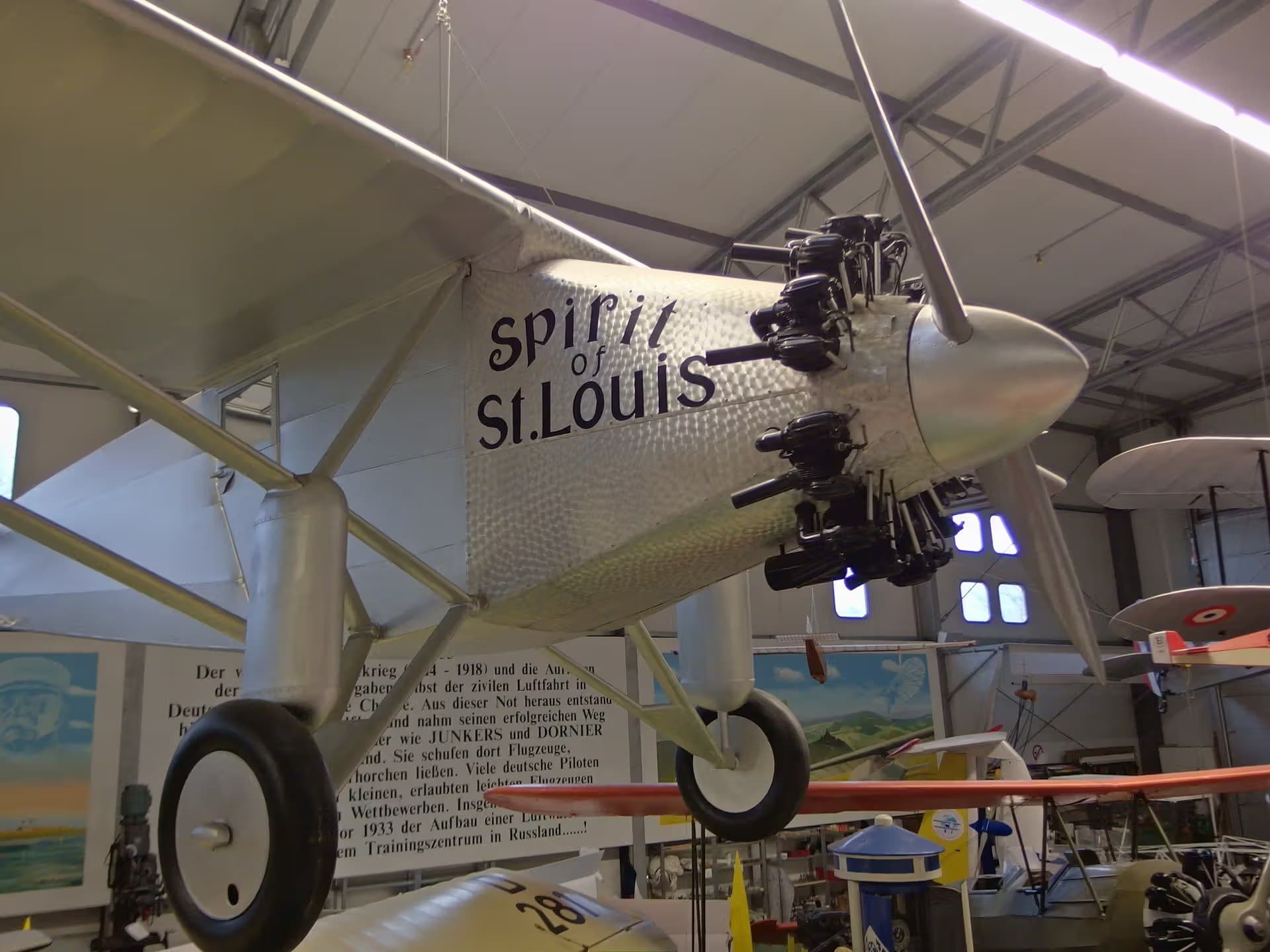 Unidentified — Single-engine aircraft