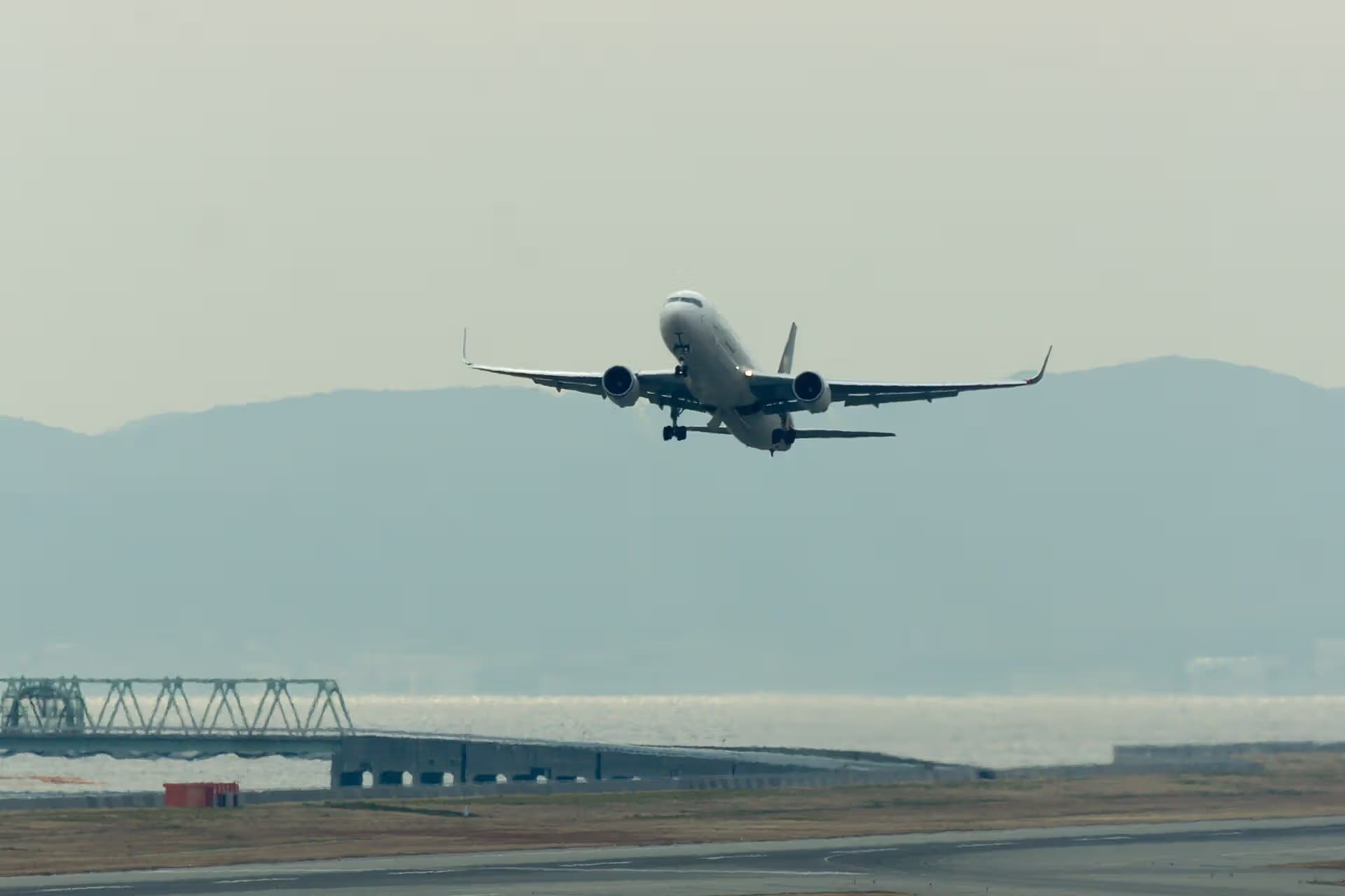 N351UP — Twin-engine aircraft
