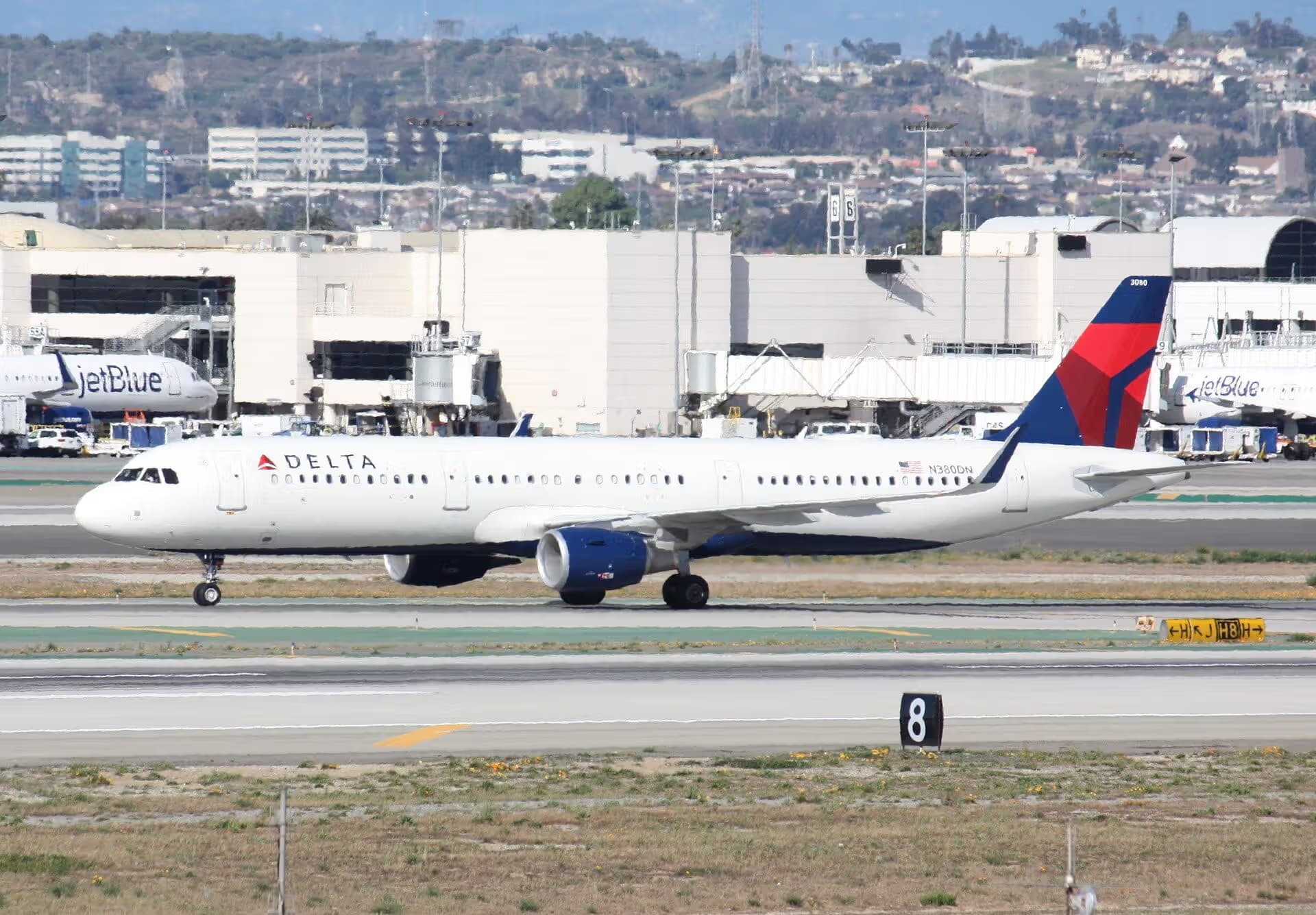 N380DN — Airbus