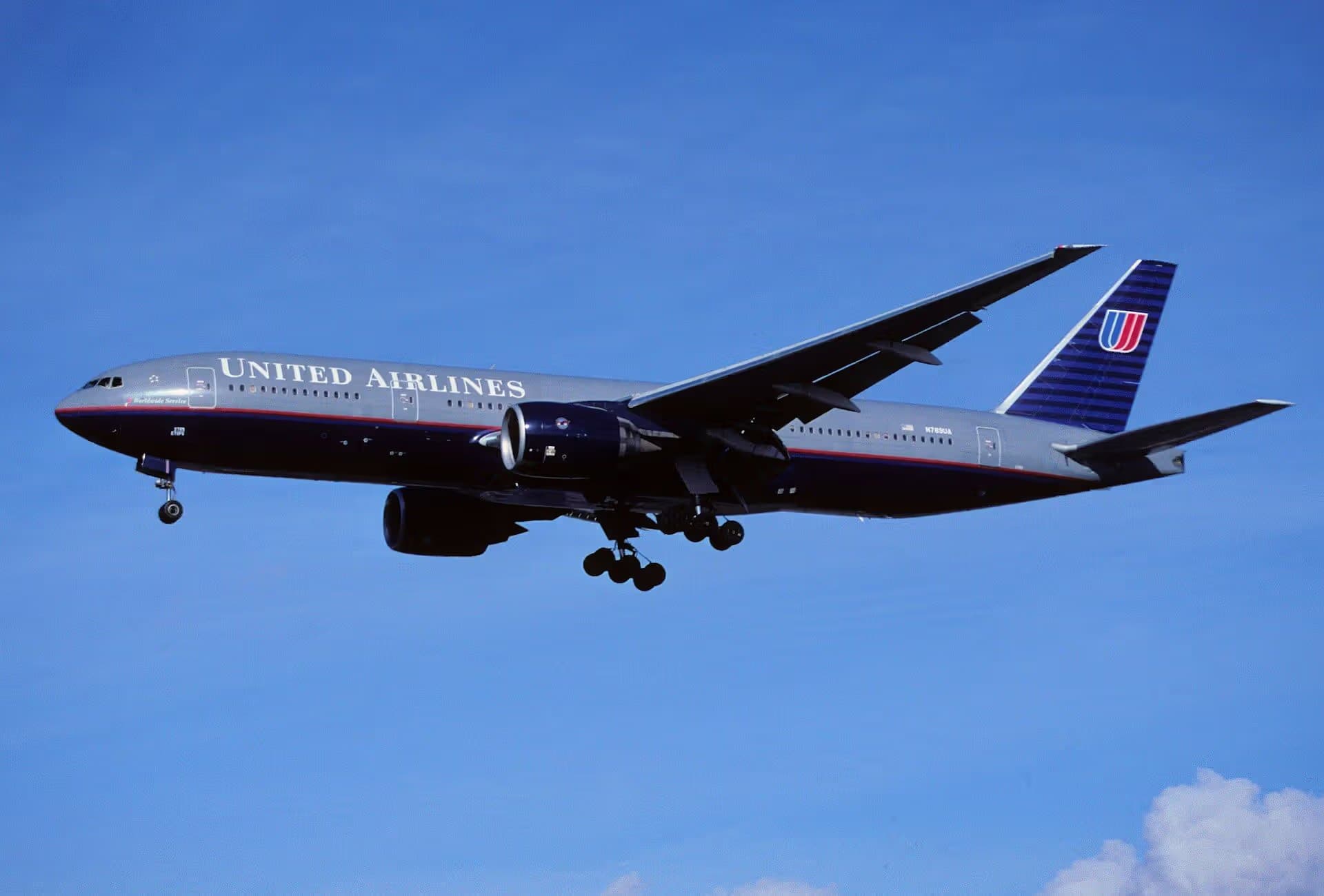 N789UA — Twin-engine aircraft