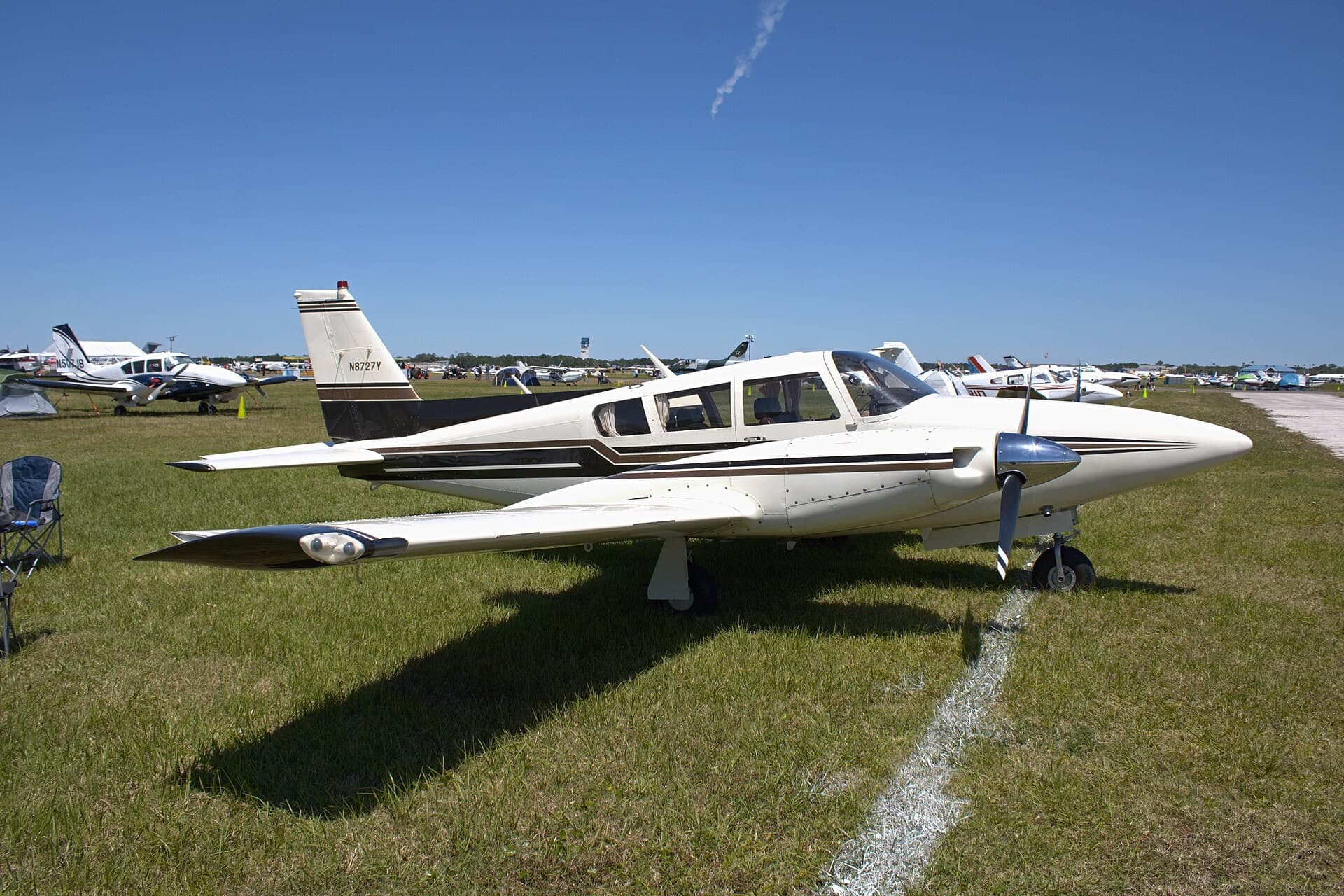 N8727Y — Twin-engine aircraft