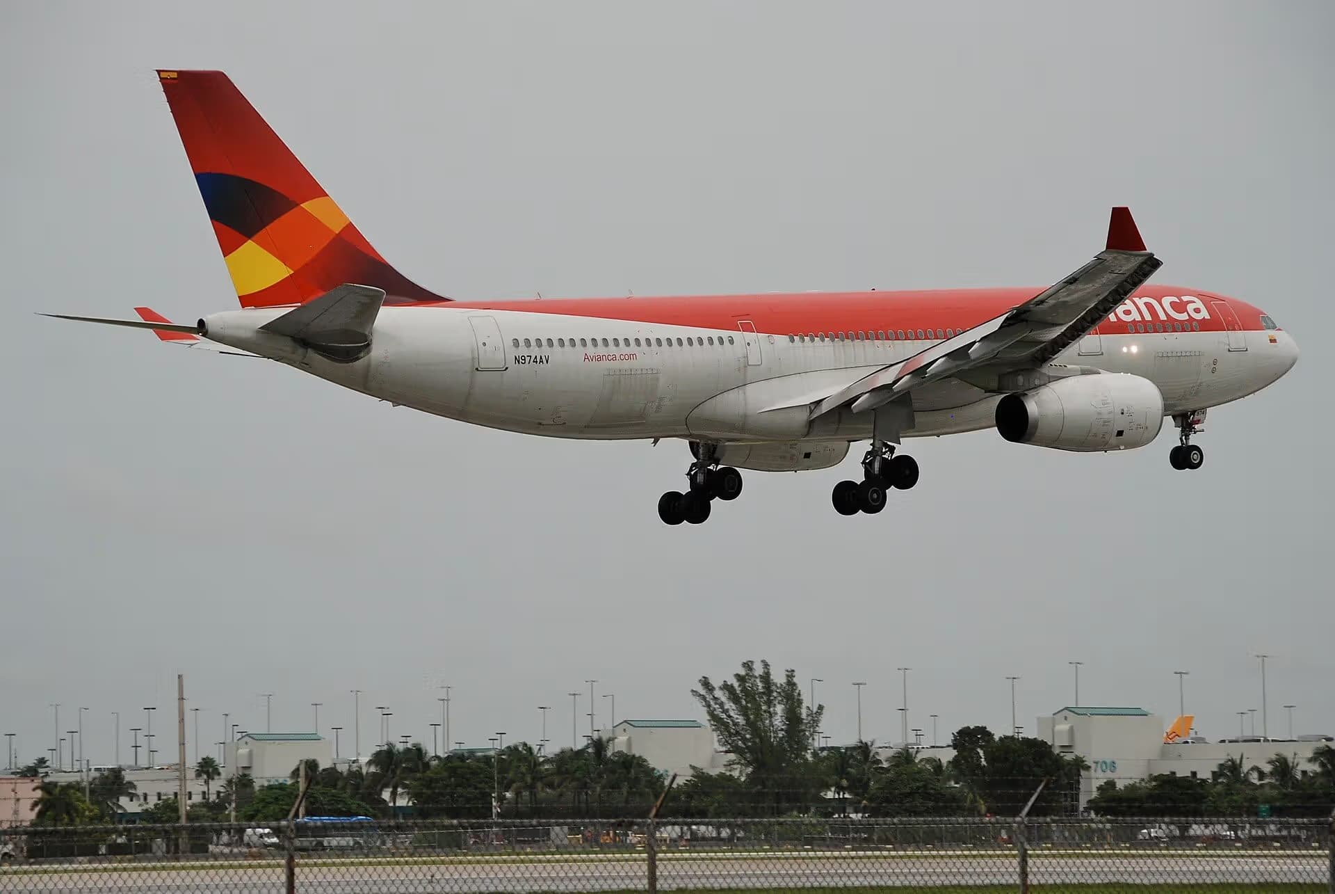 N974AV — Twin-engine aircraft