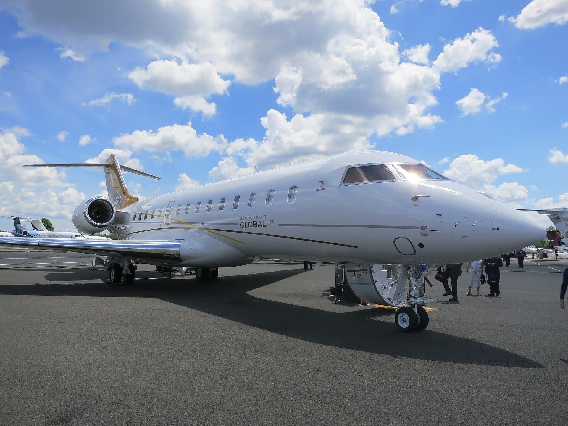 N381GX — Bombardier