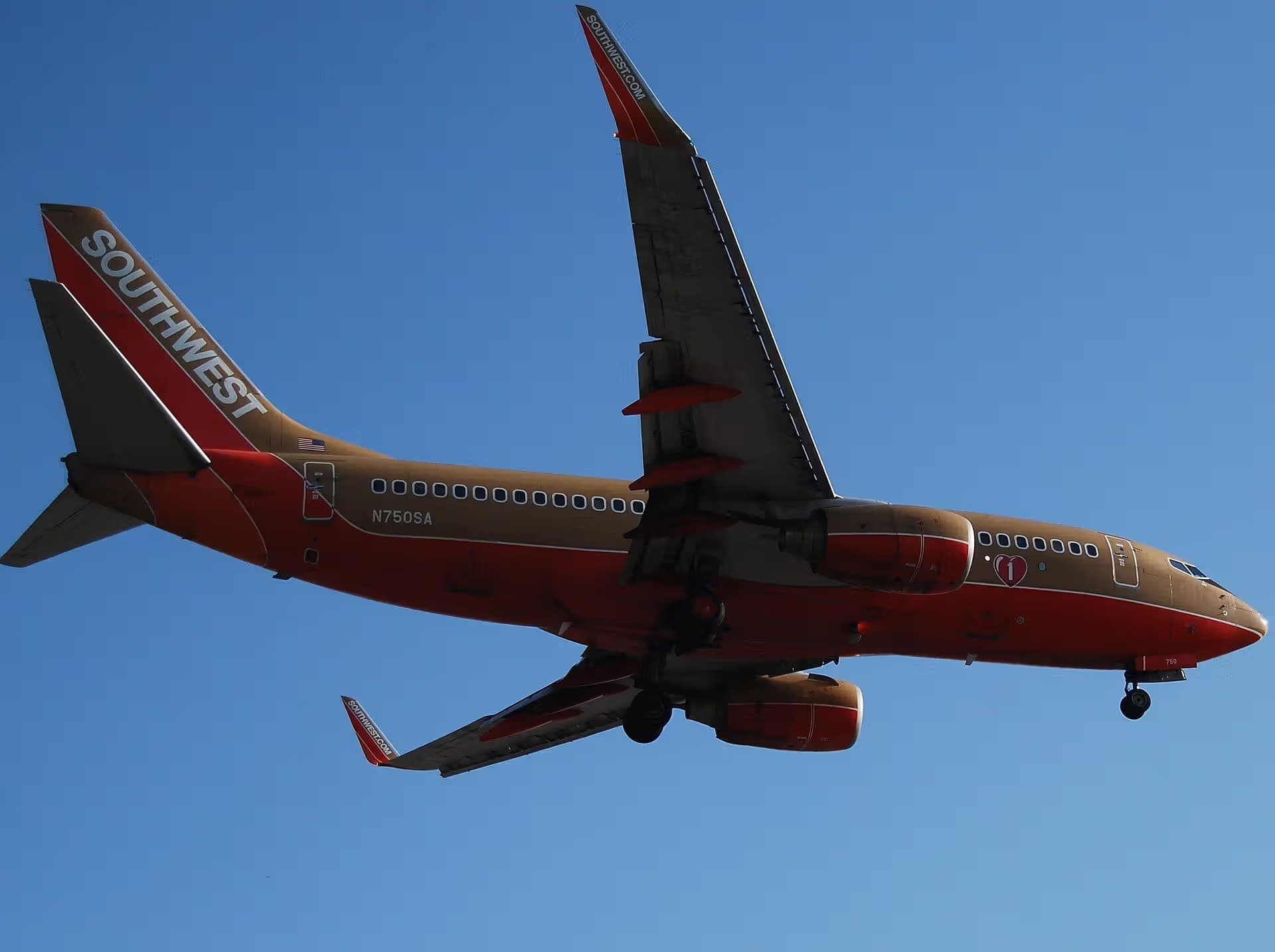 N750SA — Twin-engine aircraft