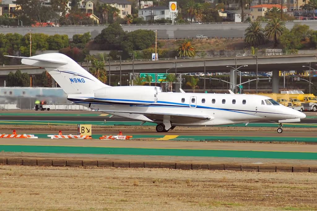 N9NG — Business jet