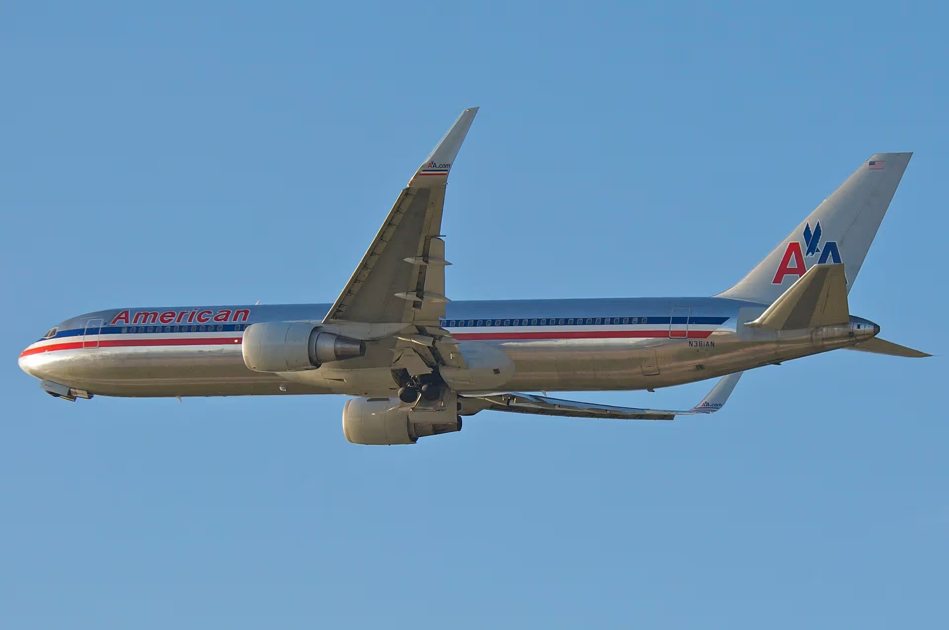 N381AN — Boeing