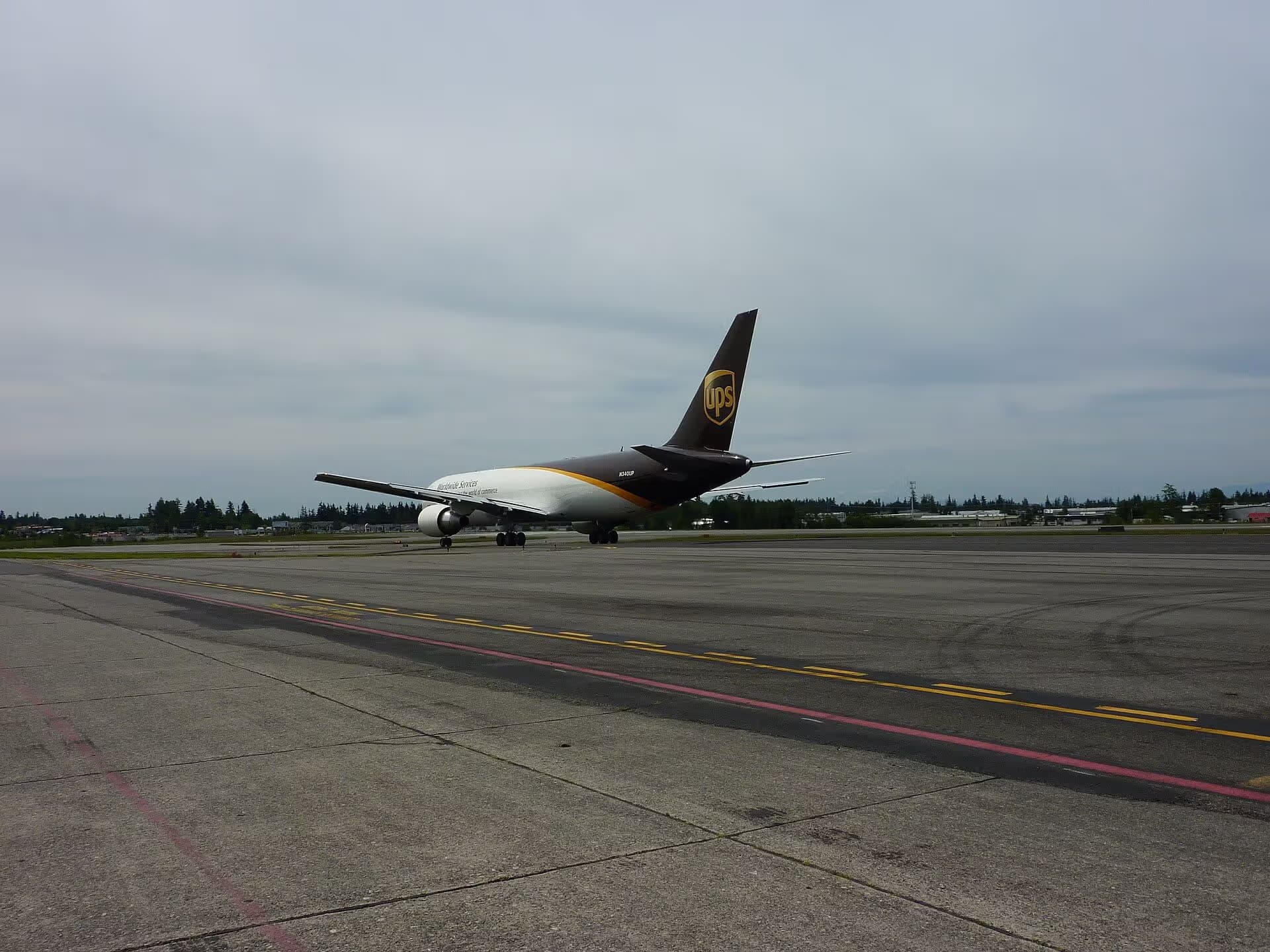 N340UP — Twin-engine aircraft