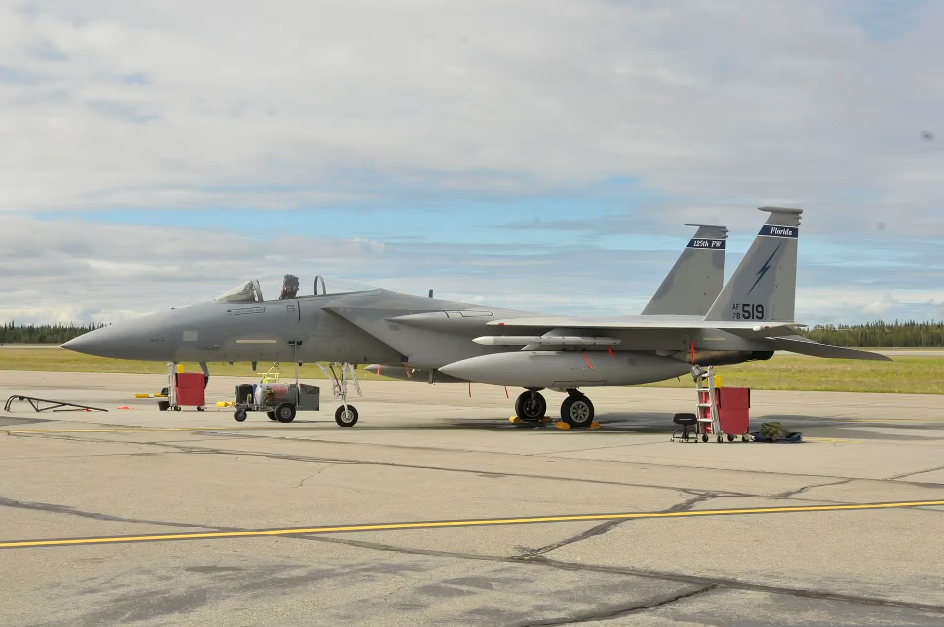 Unidentified — Aircraft at Eielson Air Force Base