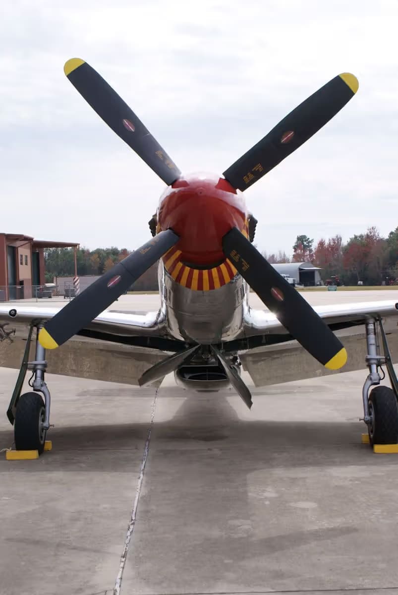 Unidentified — Single-engine aircraft