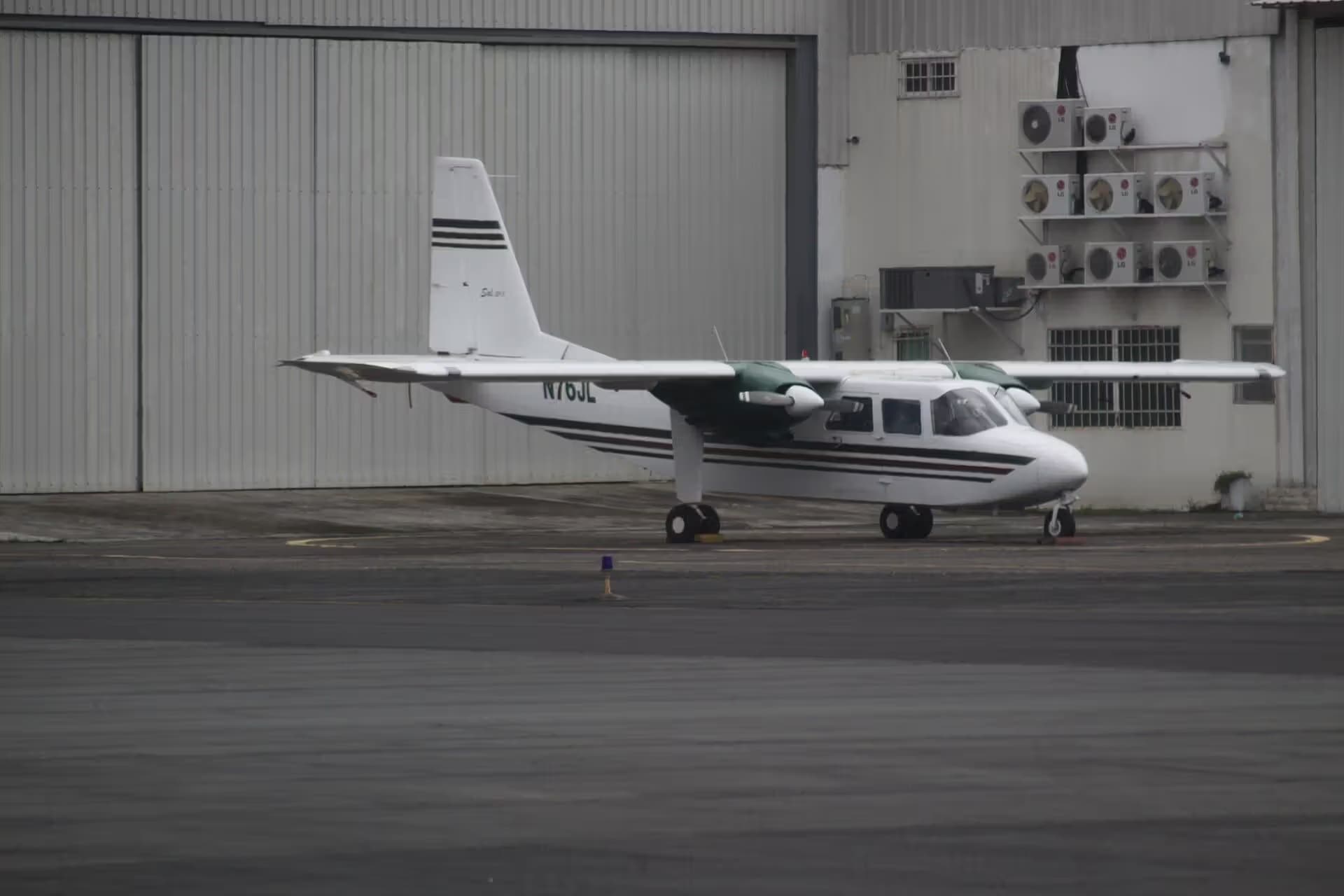 N76JL — Twin-engine aircraft