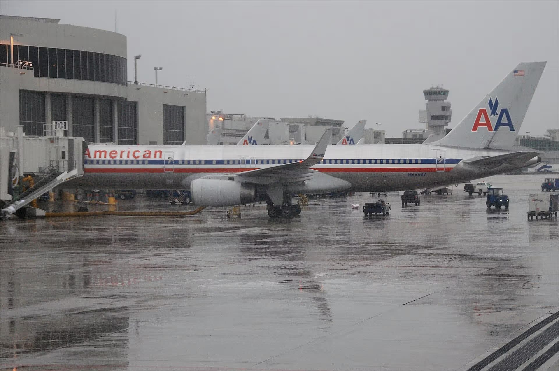 N669AA — Boeing
