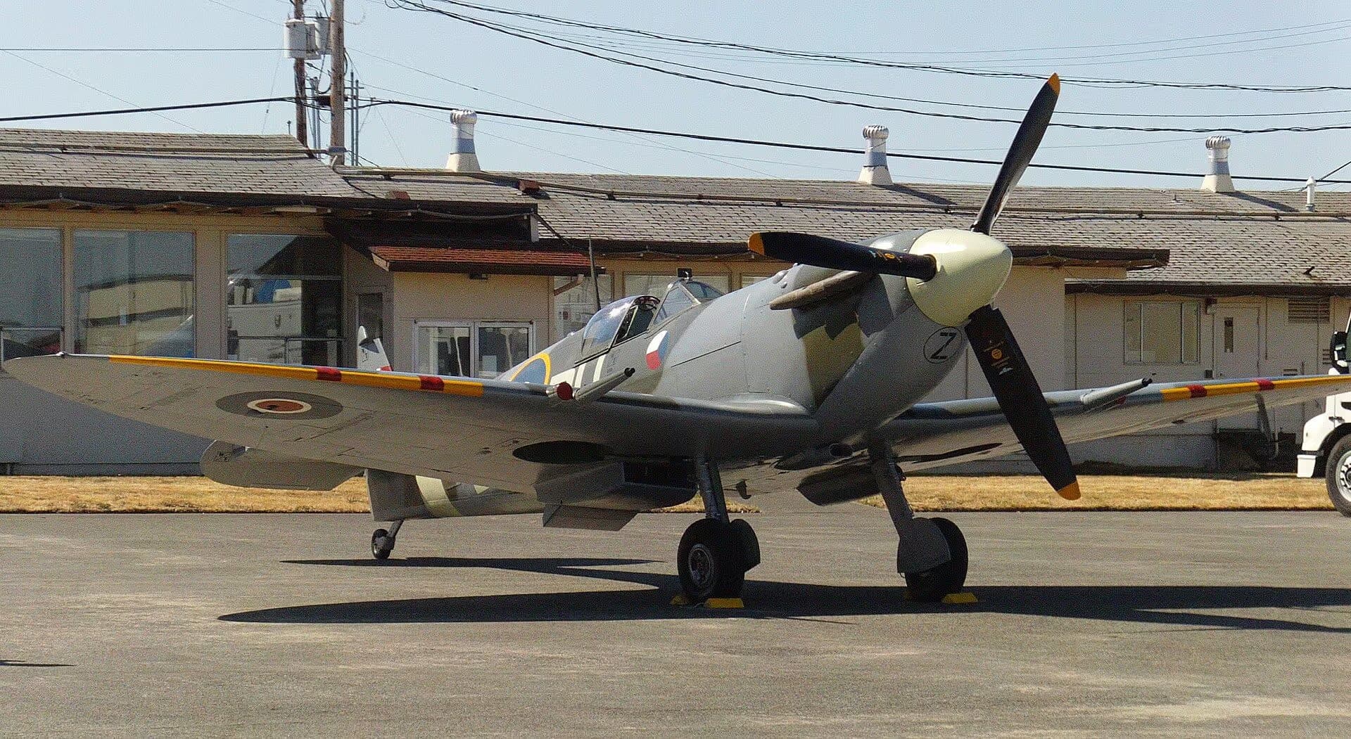 Unidentified — Single-engine aircraft