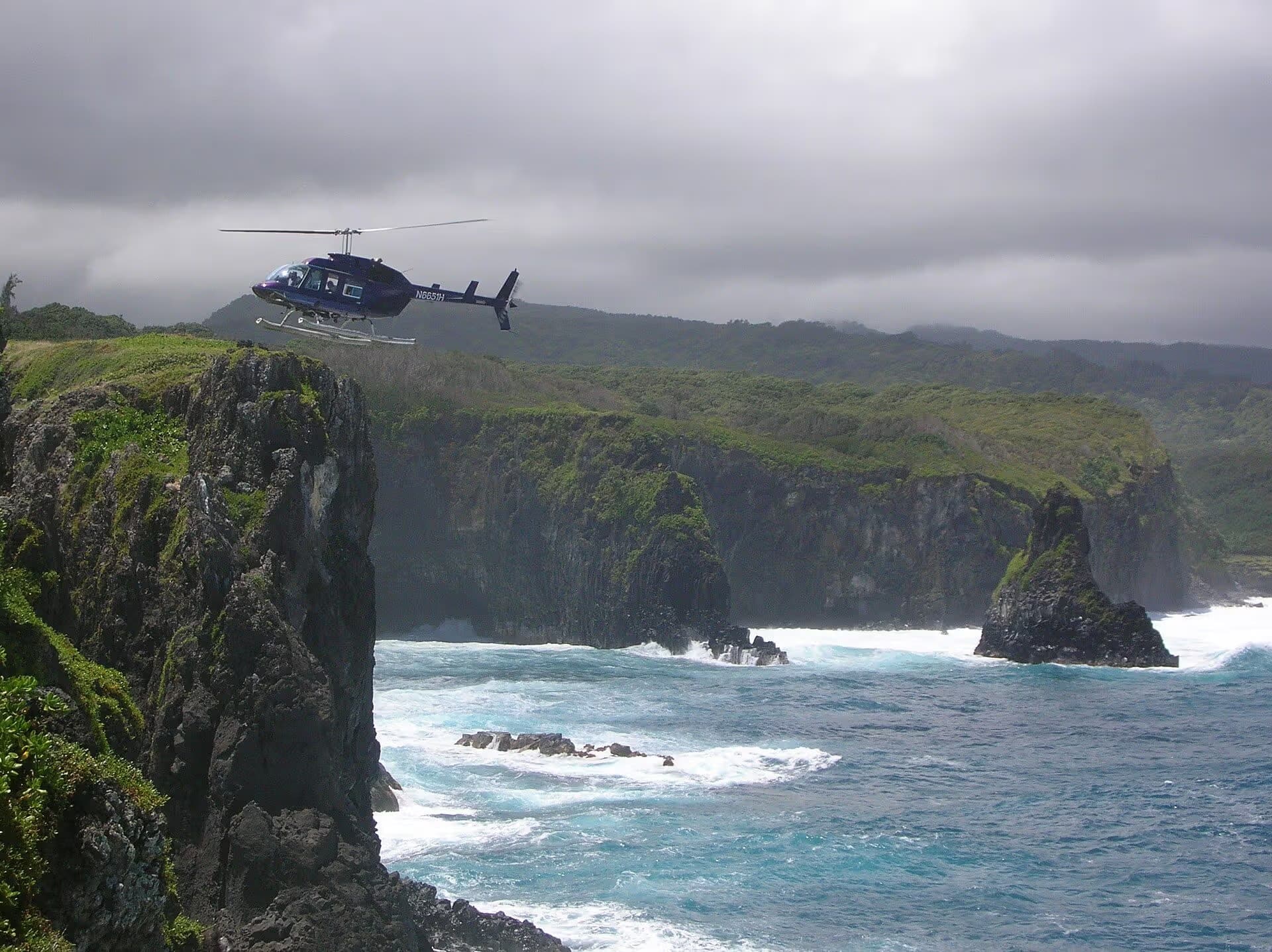N6651H — Helicopter