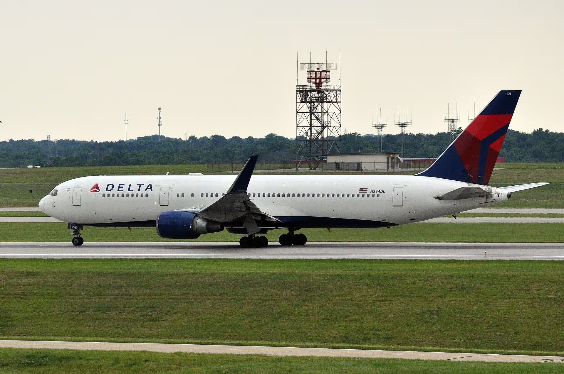 N394DL — Boeing
