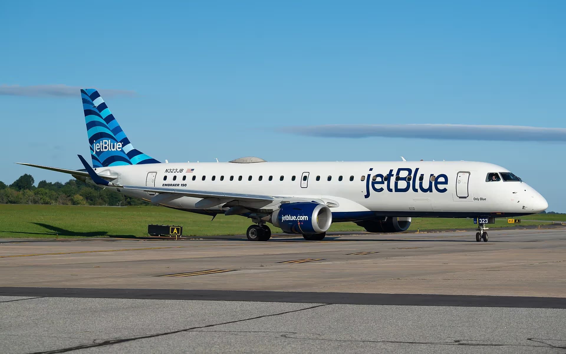 N323JB — Embraer