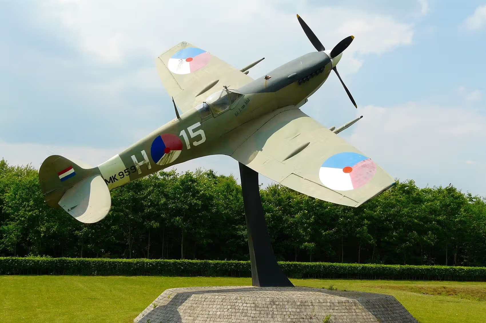 Unidentified — Warbird