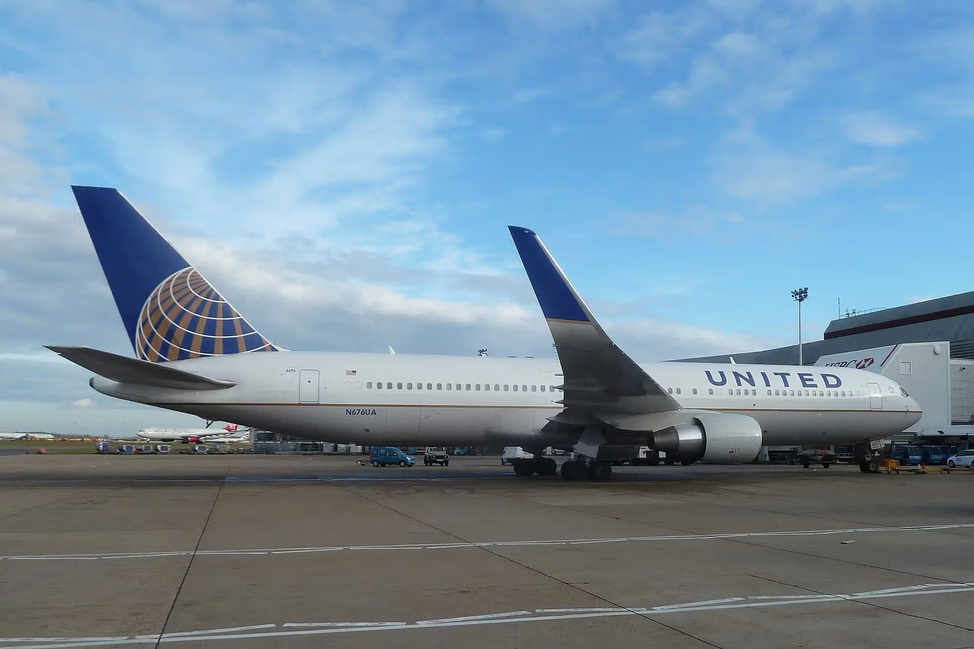 N676UA — Boeing