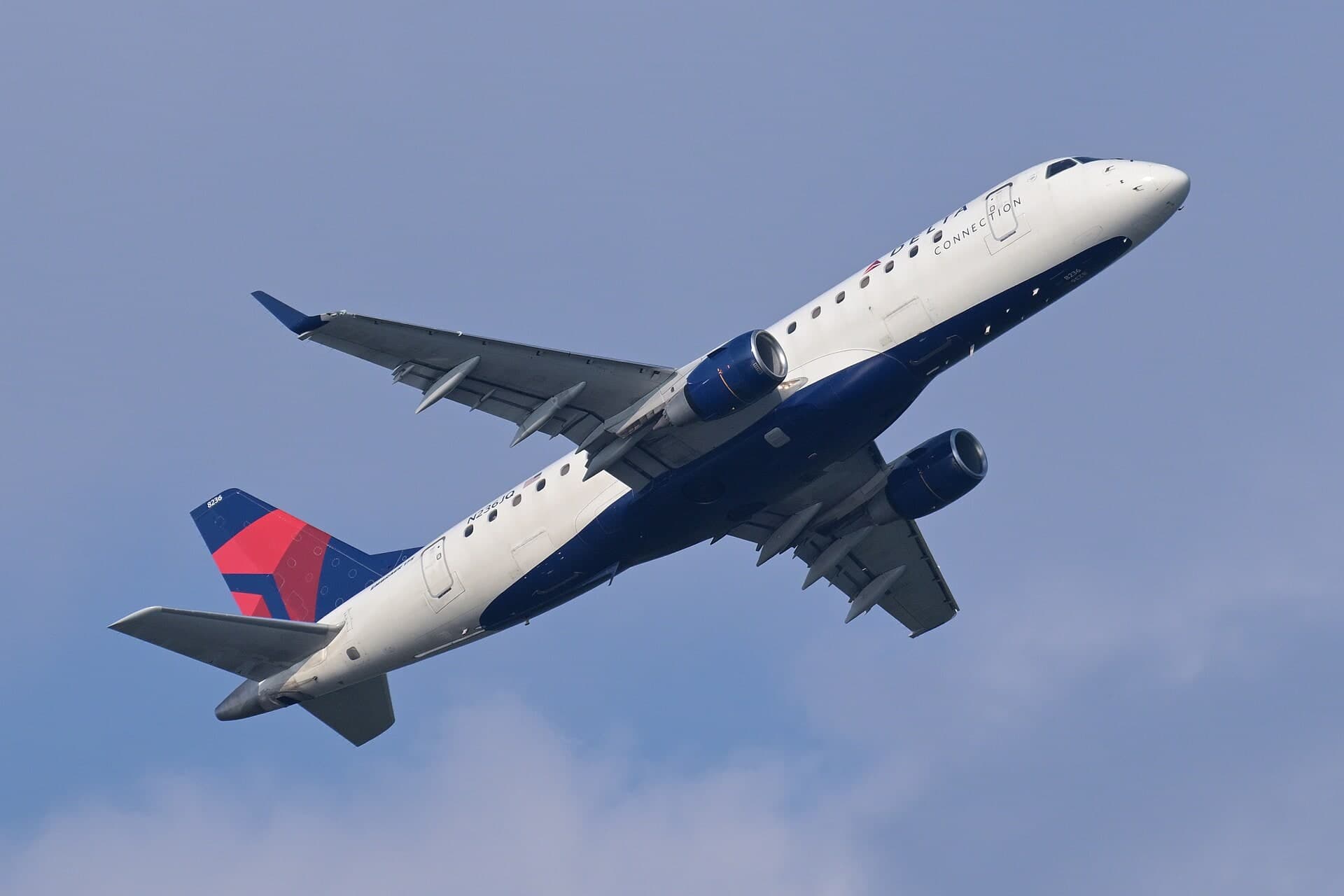 N236JQ — Embraer