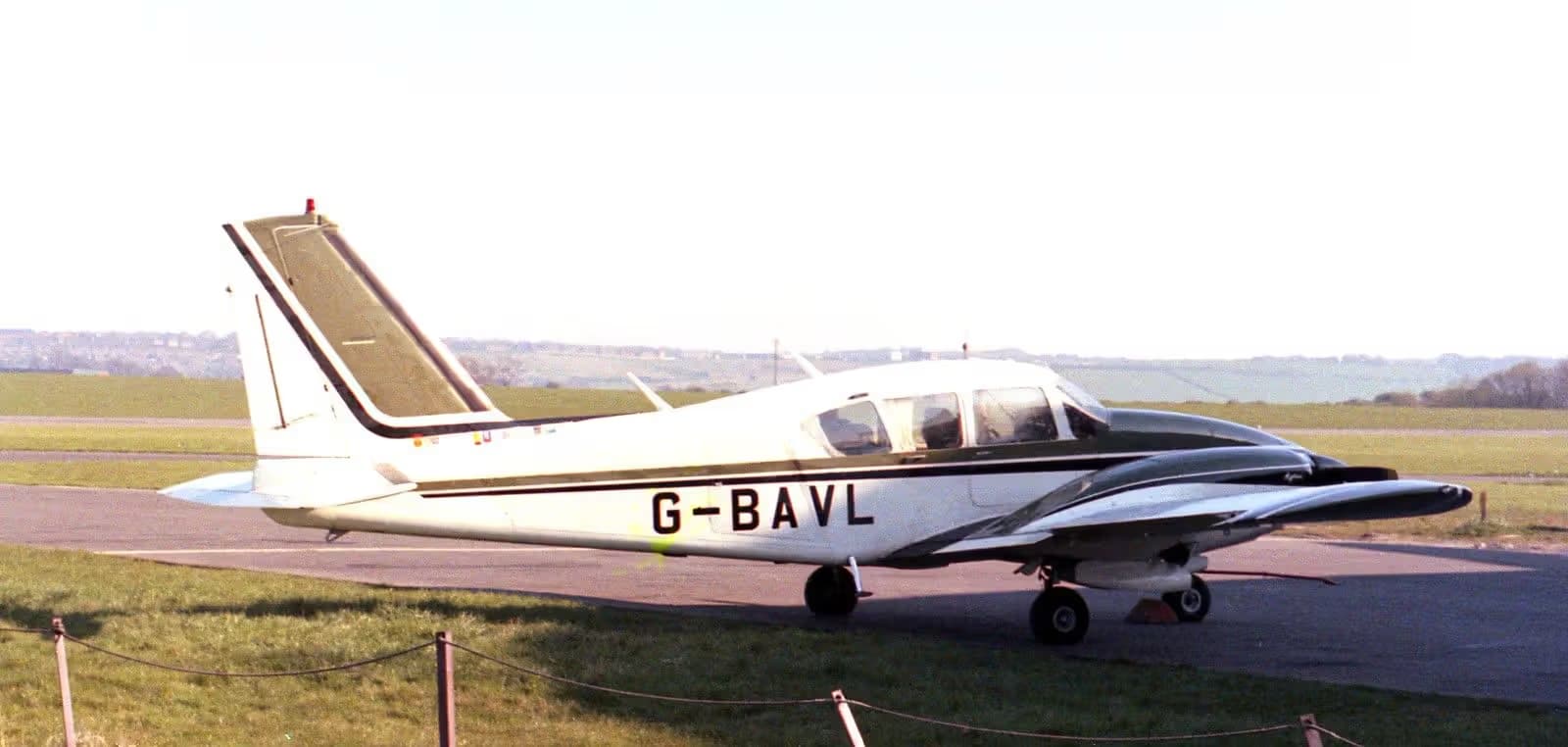 G-BAVL — Piper