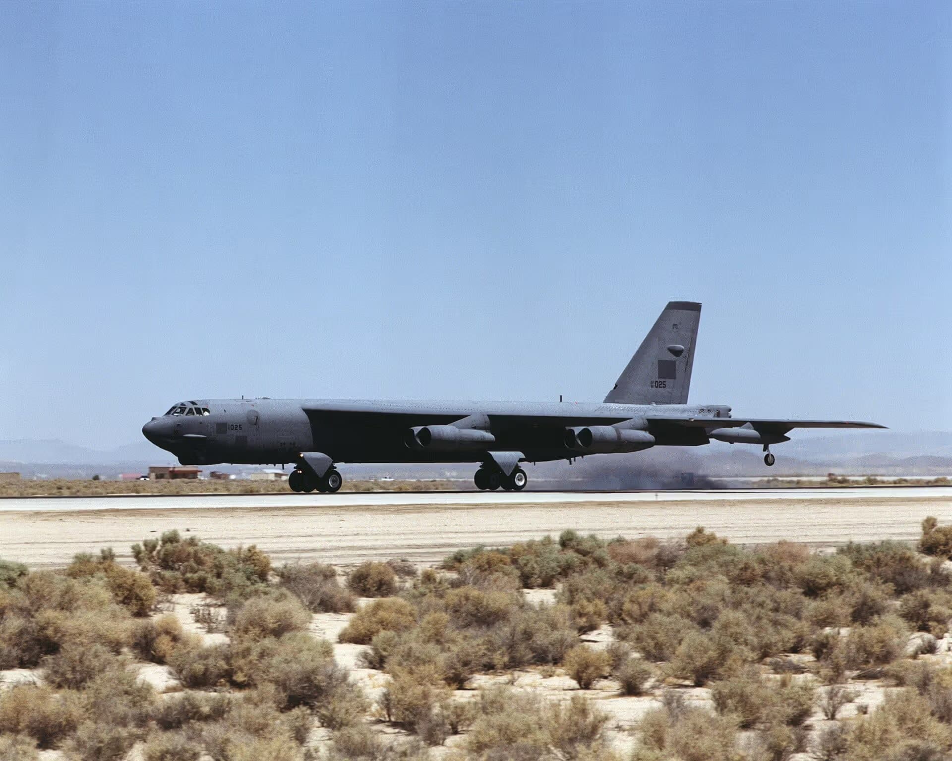 Unidentified — Aircraft at Edwards Air Force Base