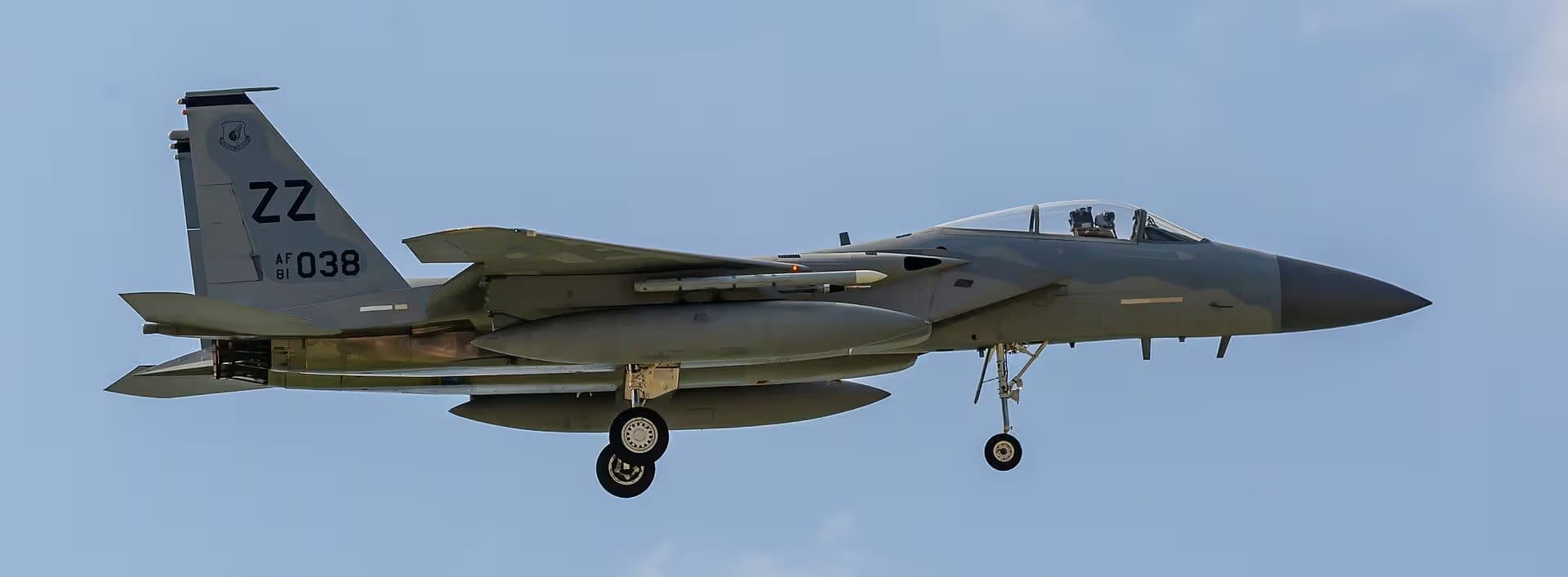 Unidentified — Twin-engine aircraft
