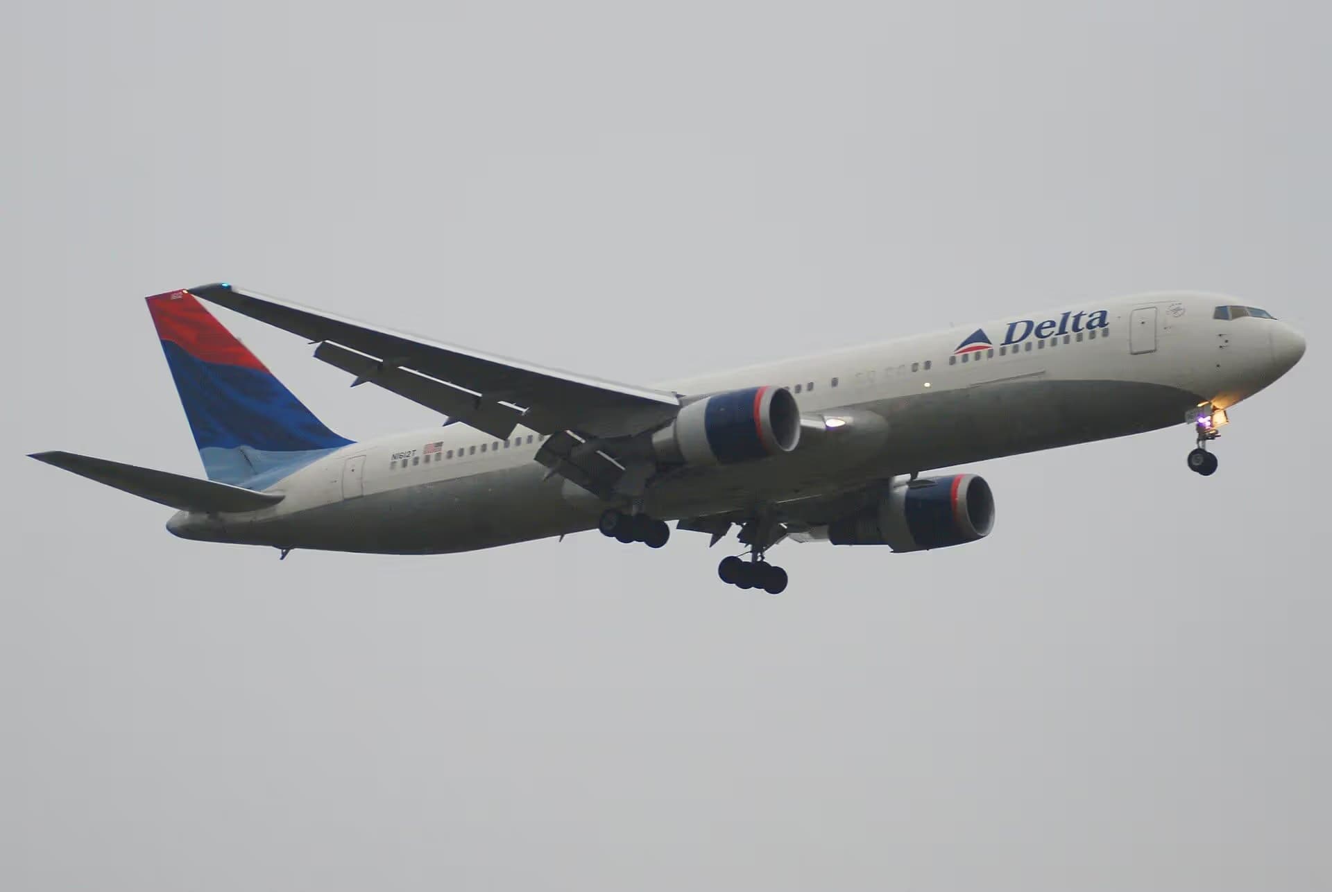 N1612T — Twin-engine aircraft