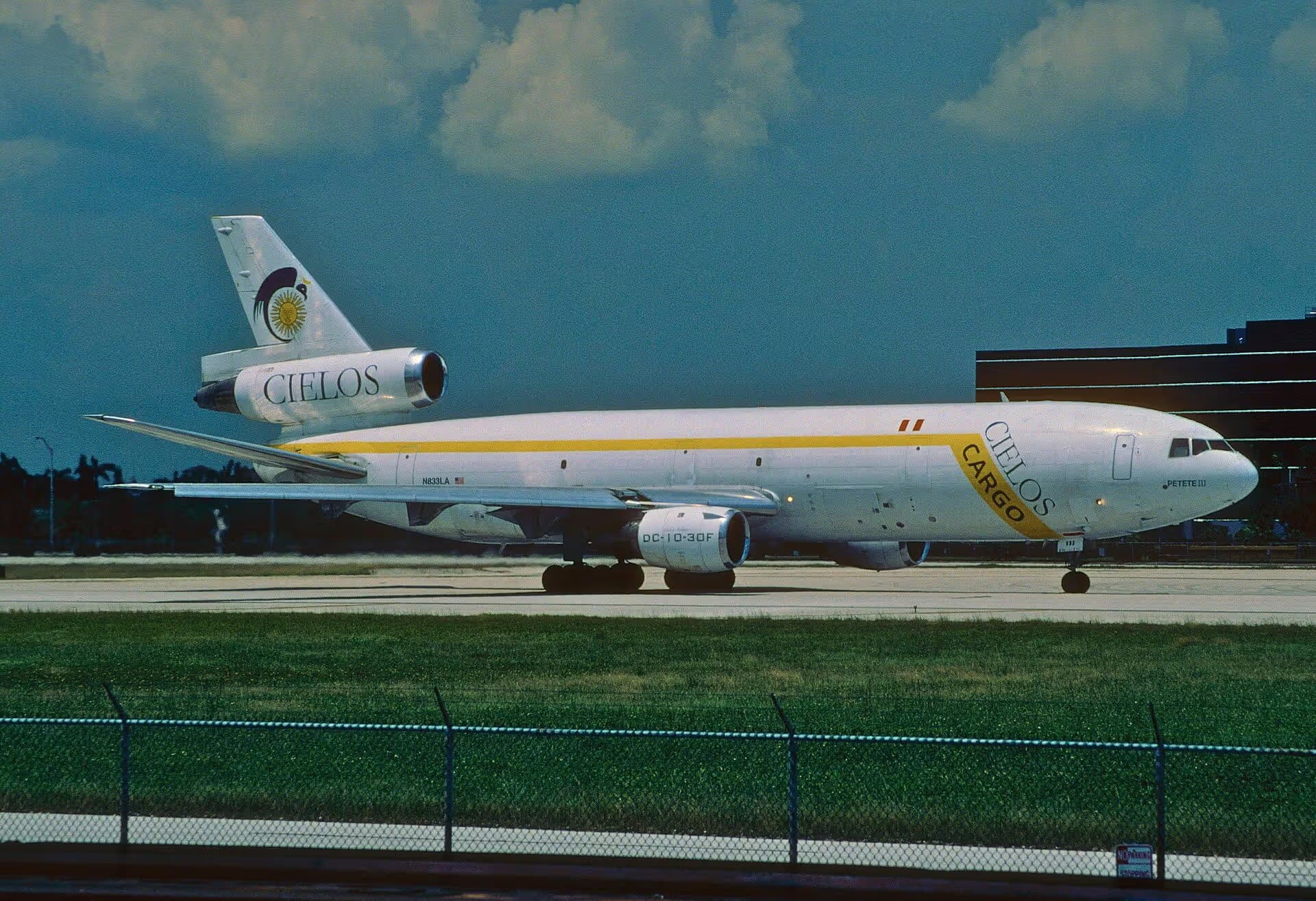 N833LA — Aircraft
