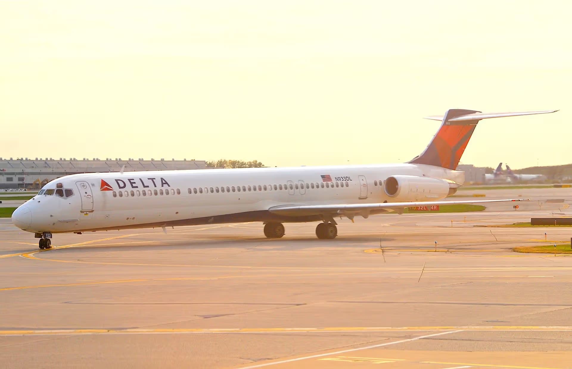 N933DL — Aircraft