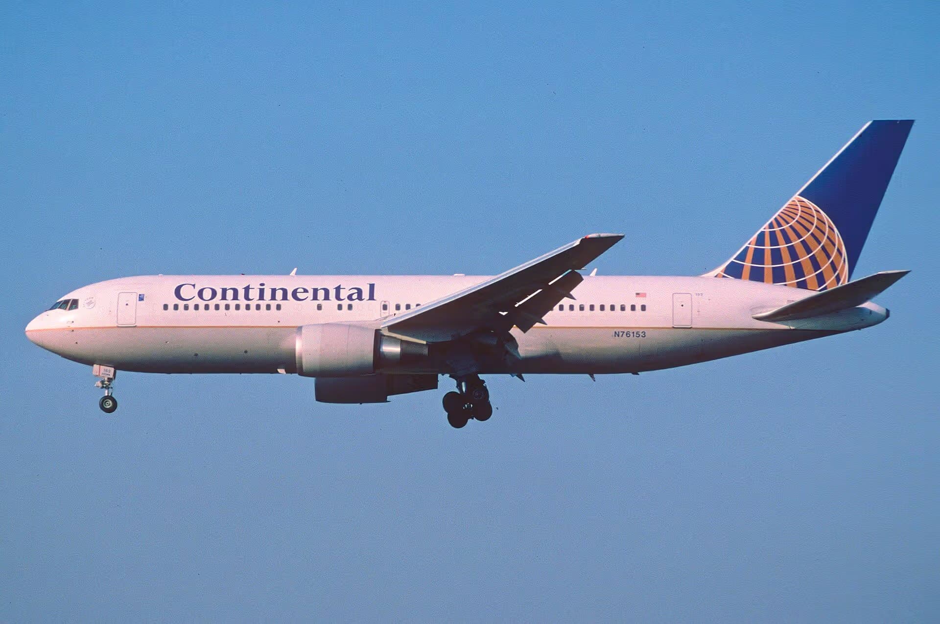 N76153 — Twin-engine aircraft
