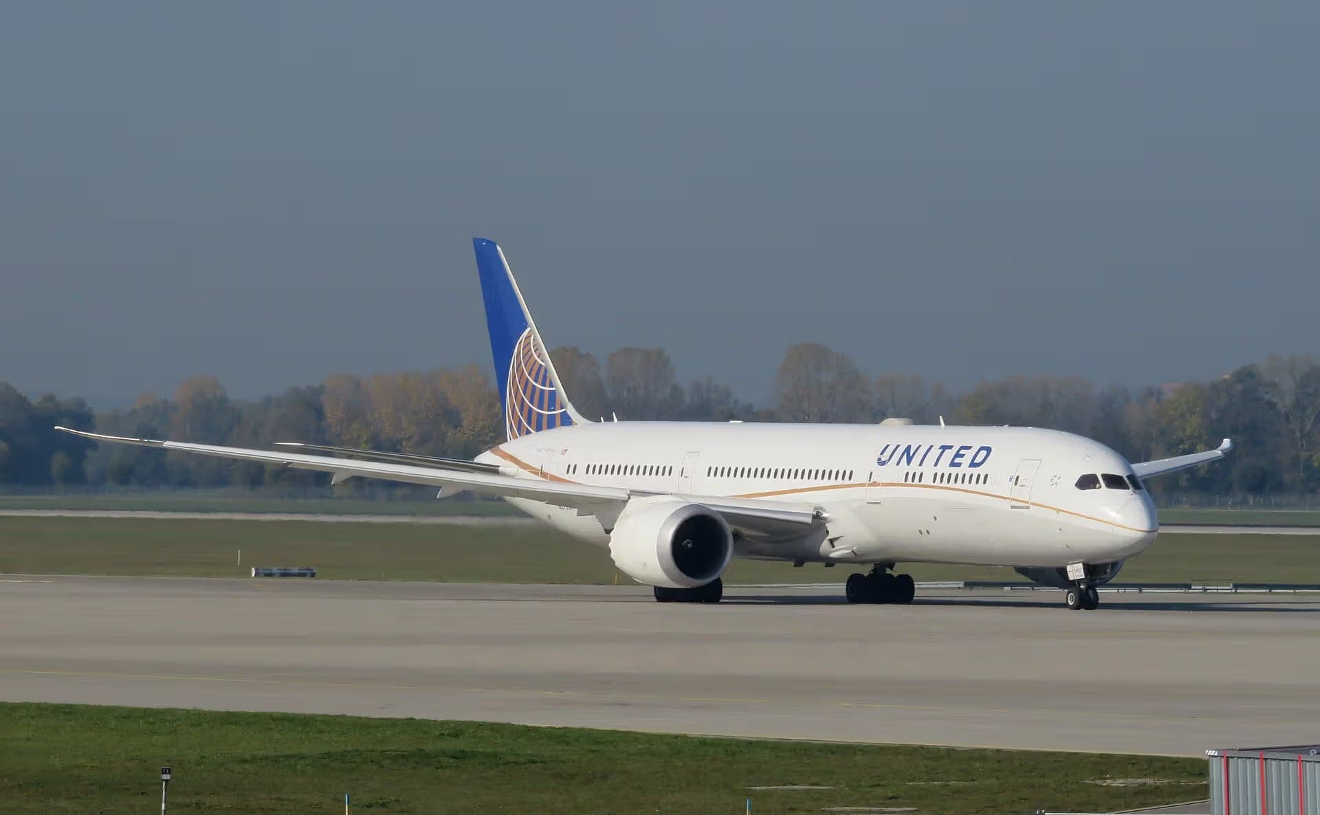 N27957 — Boeing at Munich Airport
