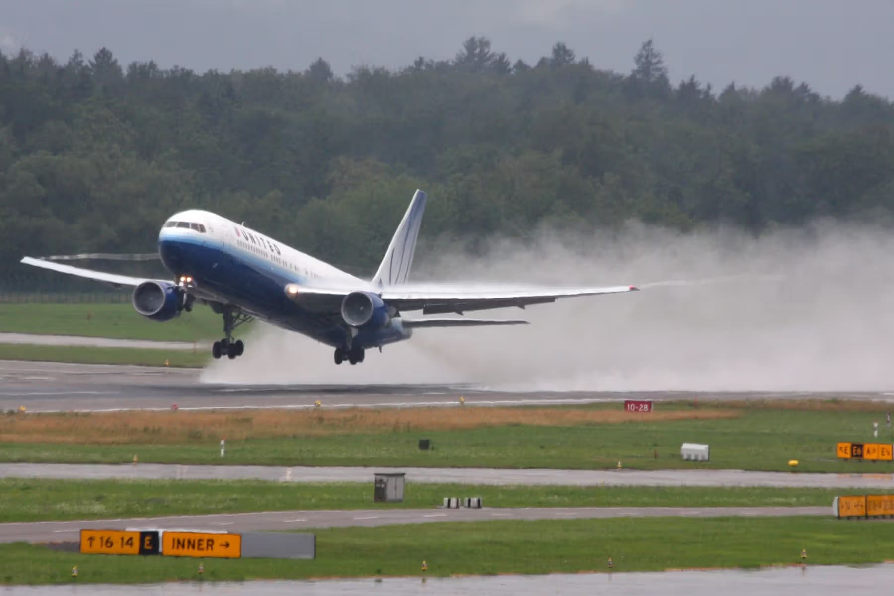 N654UA — Boeing