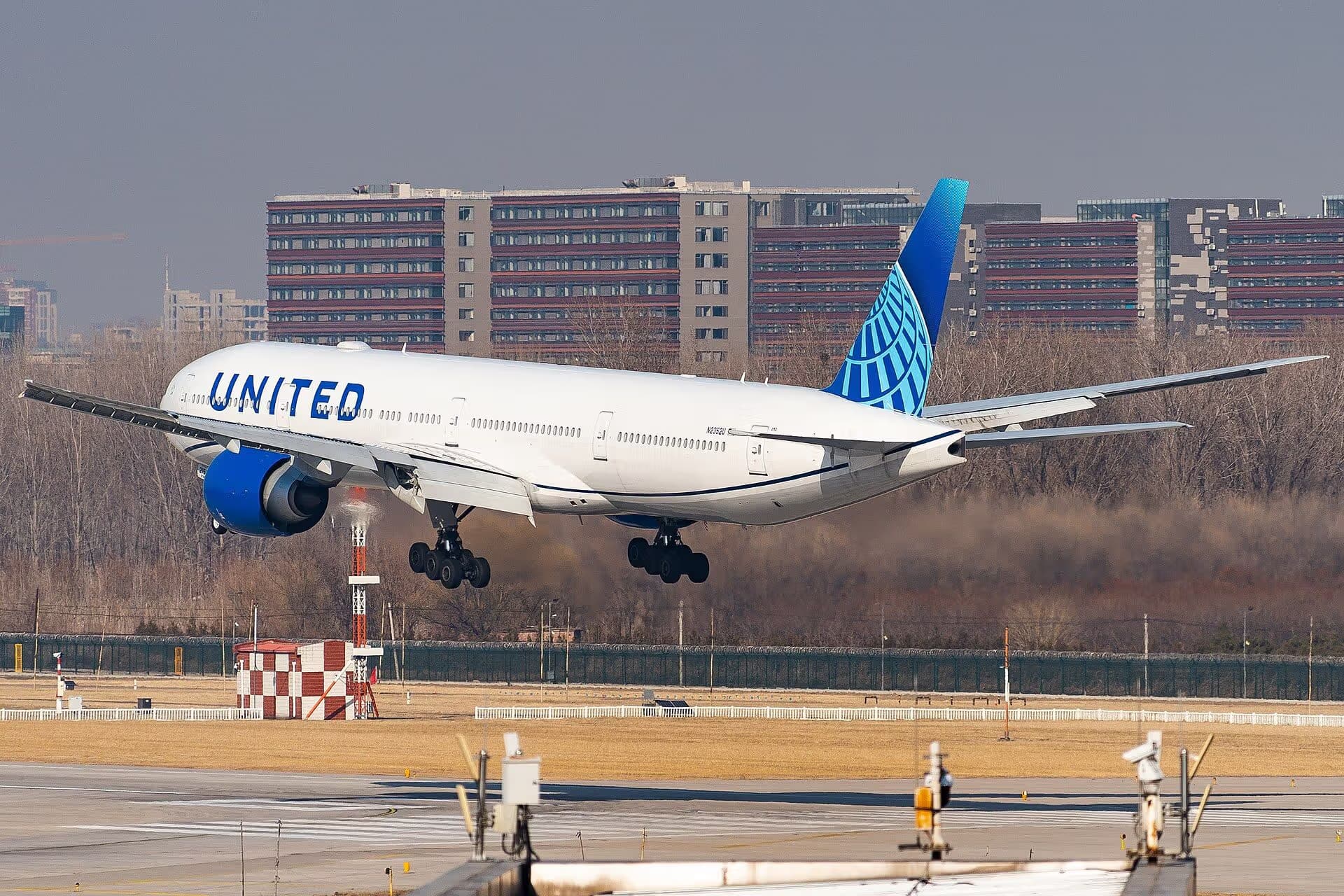 N2352U — Boeing