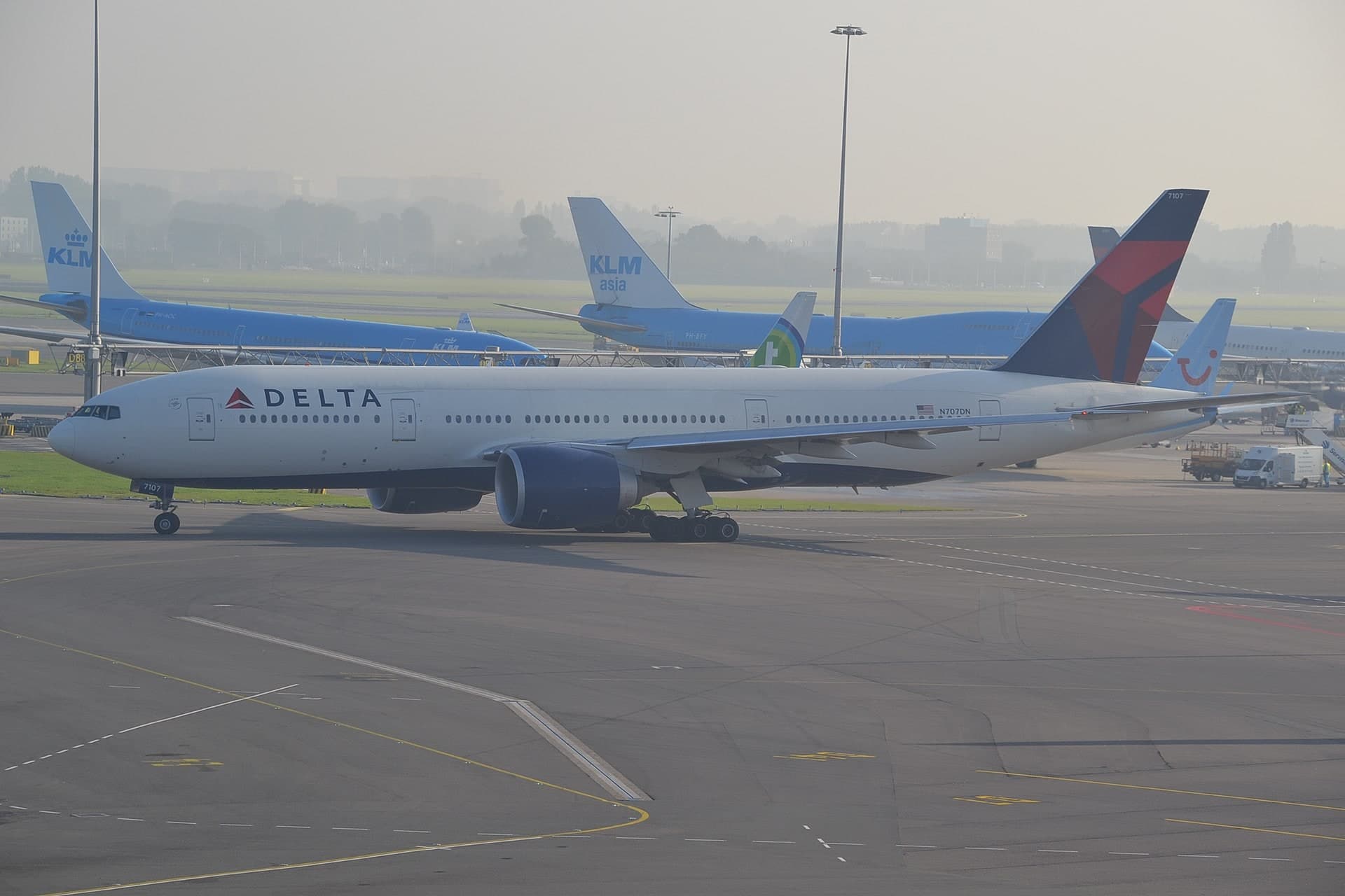 N707DN — Twin-engine aircraft