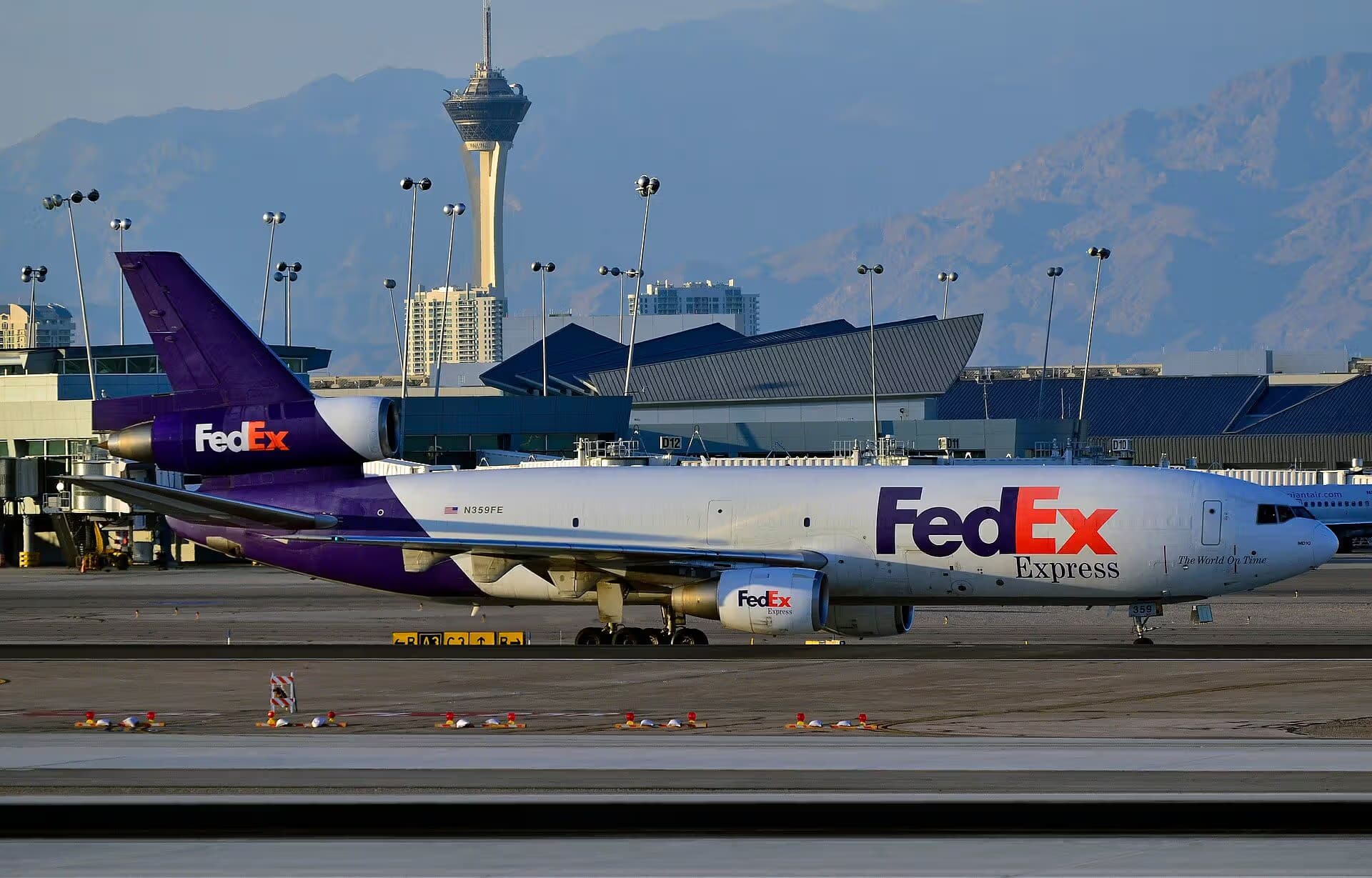 N359FE — Douglas