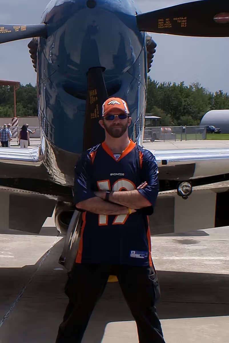 Unidentified — Single-engine aircraft