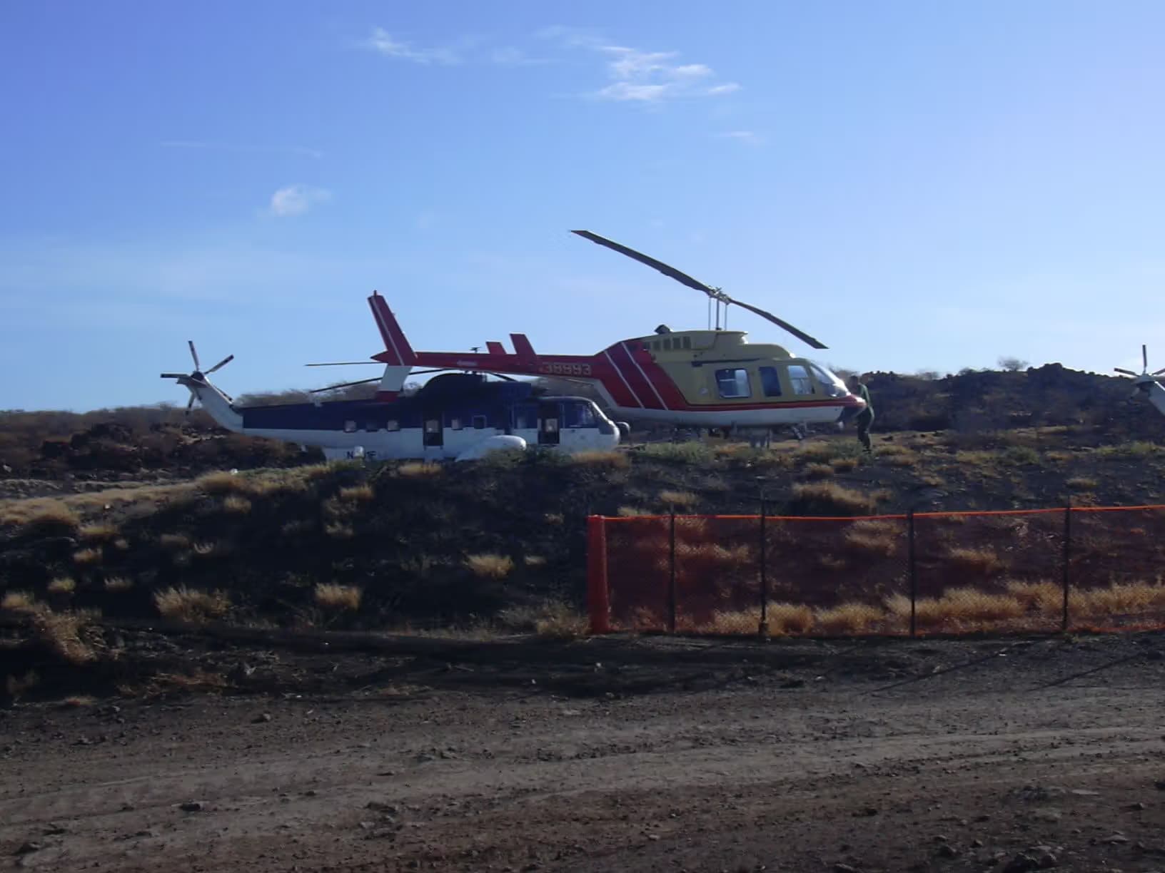 N38993 — Helicopter