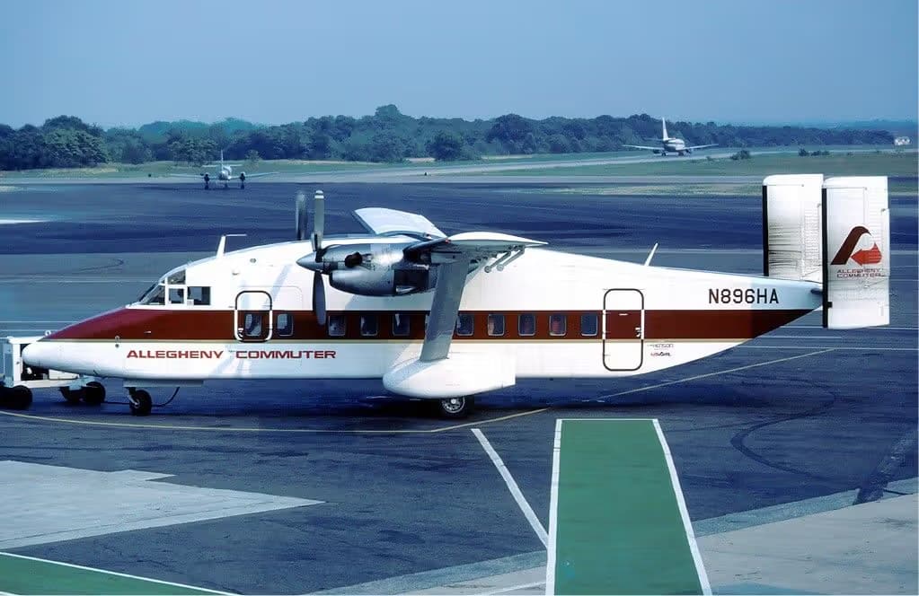 N896HA — Twin-engine aircraft