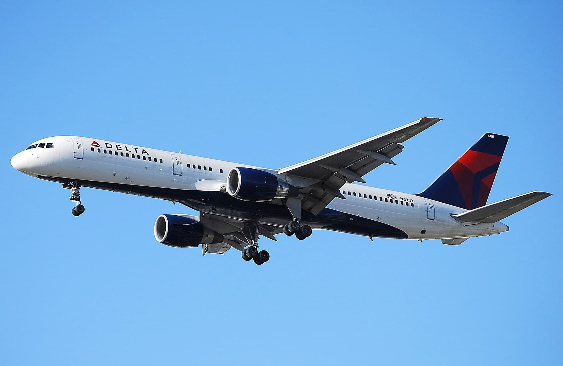 N6701 — Twin-engine aircraft