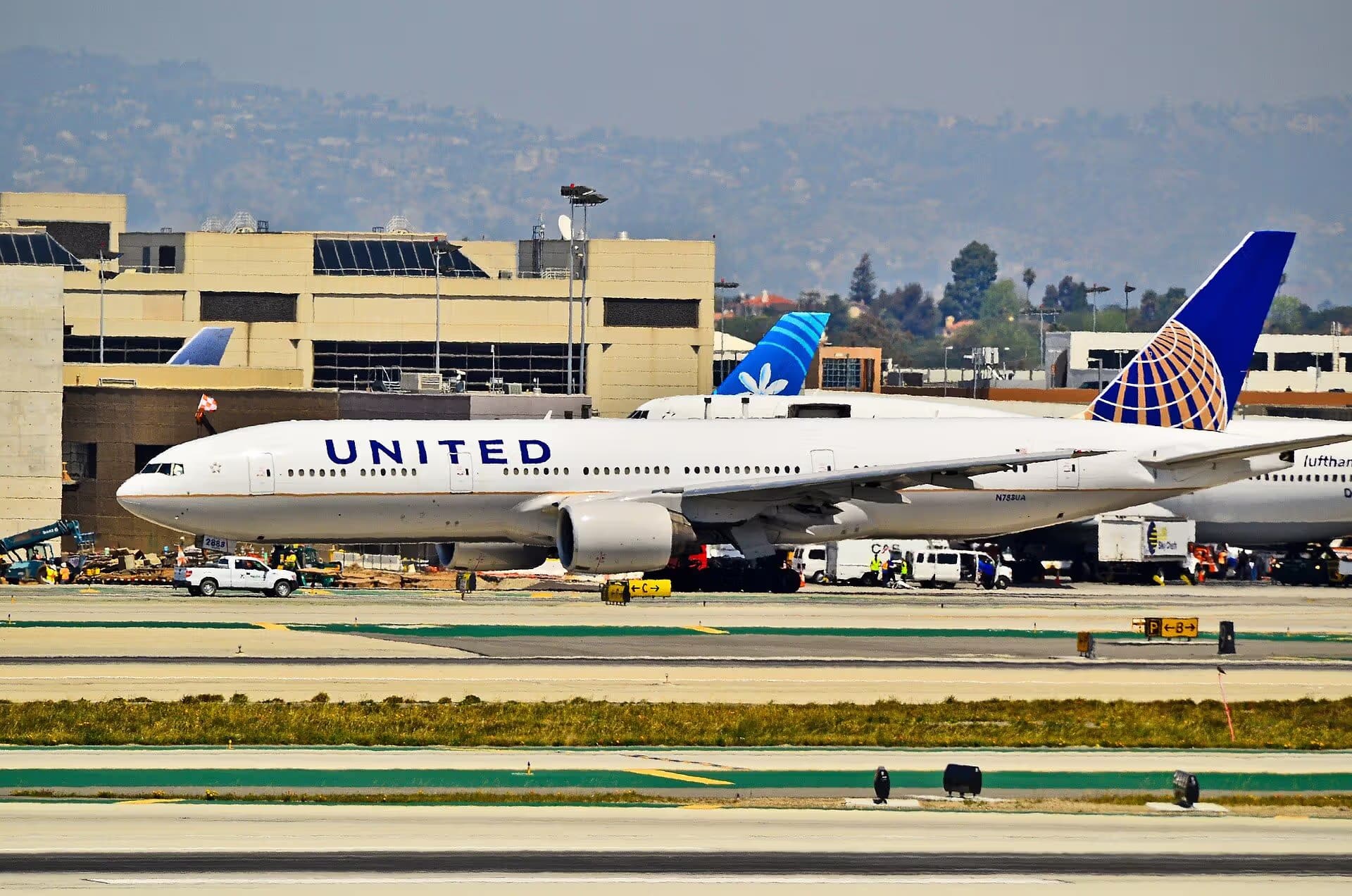 N788UA — Boeing
