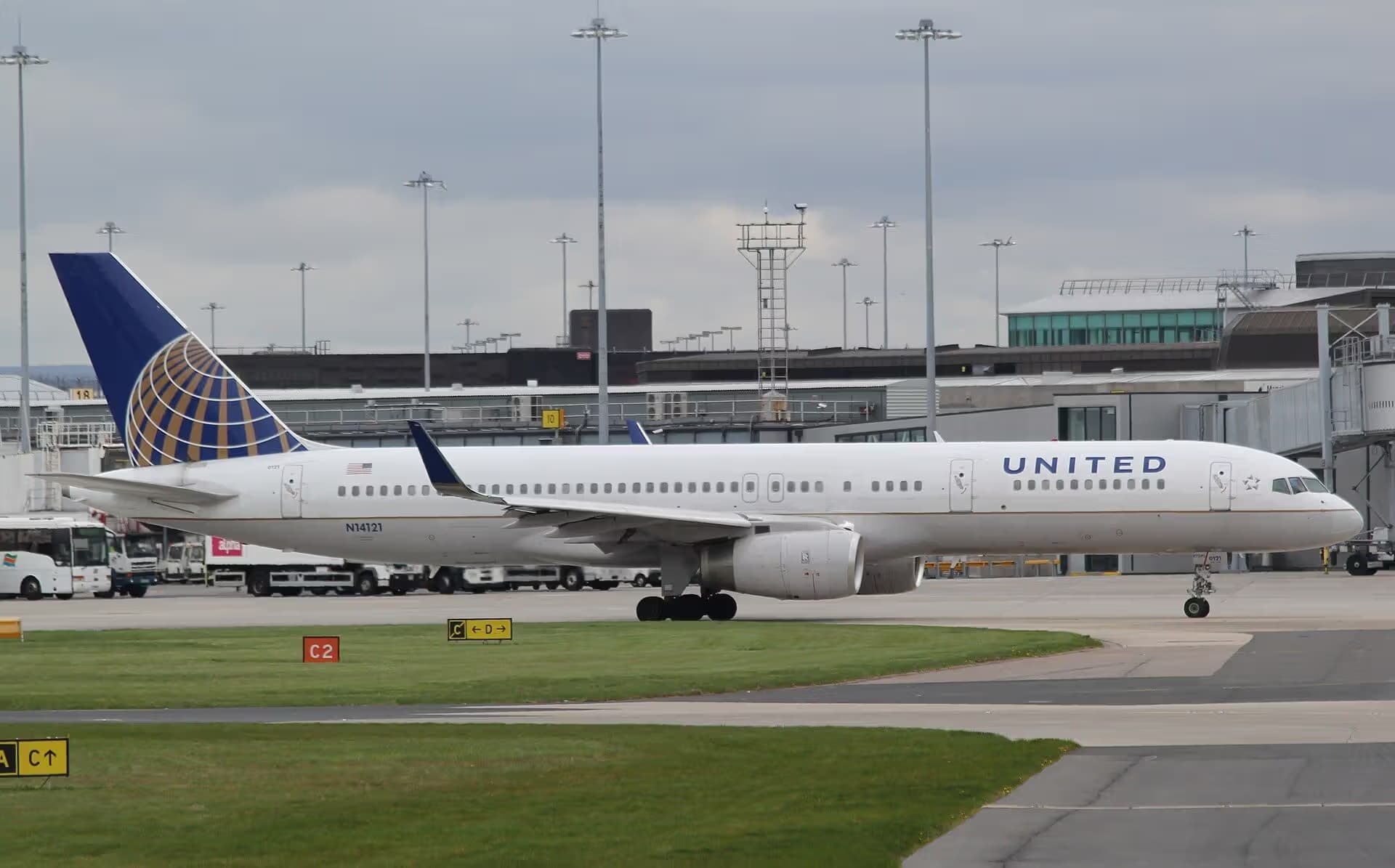 N14121 — Twin-engine aircraft